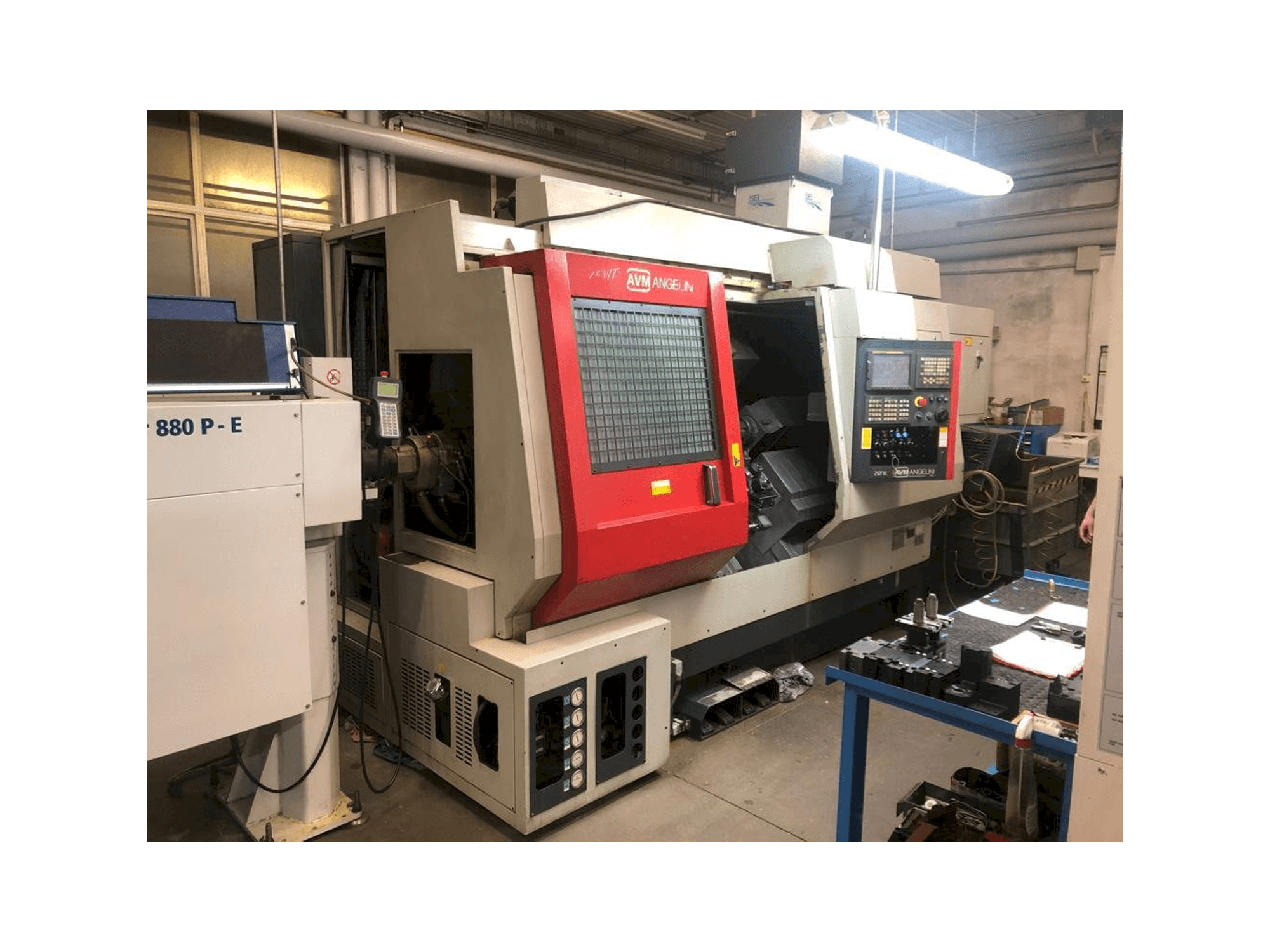 Vooraanzicht van AVM Angelini Zenit machine