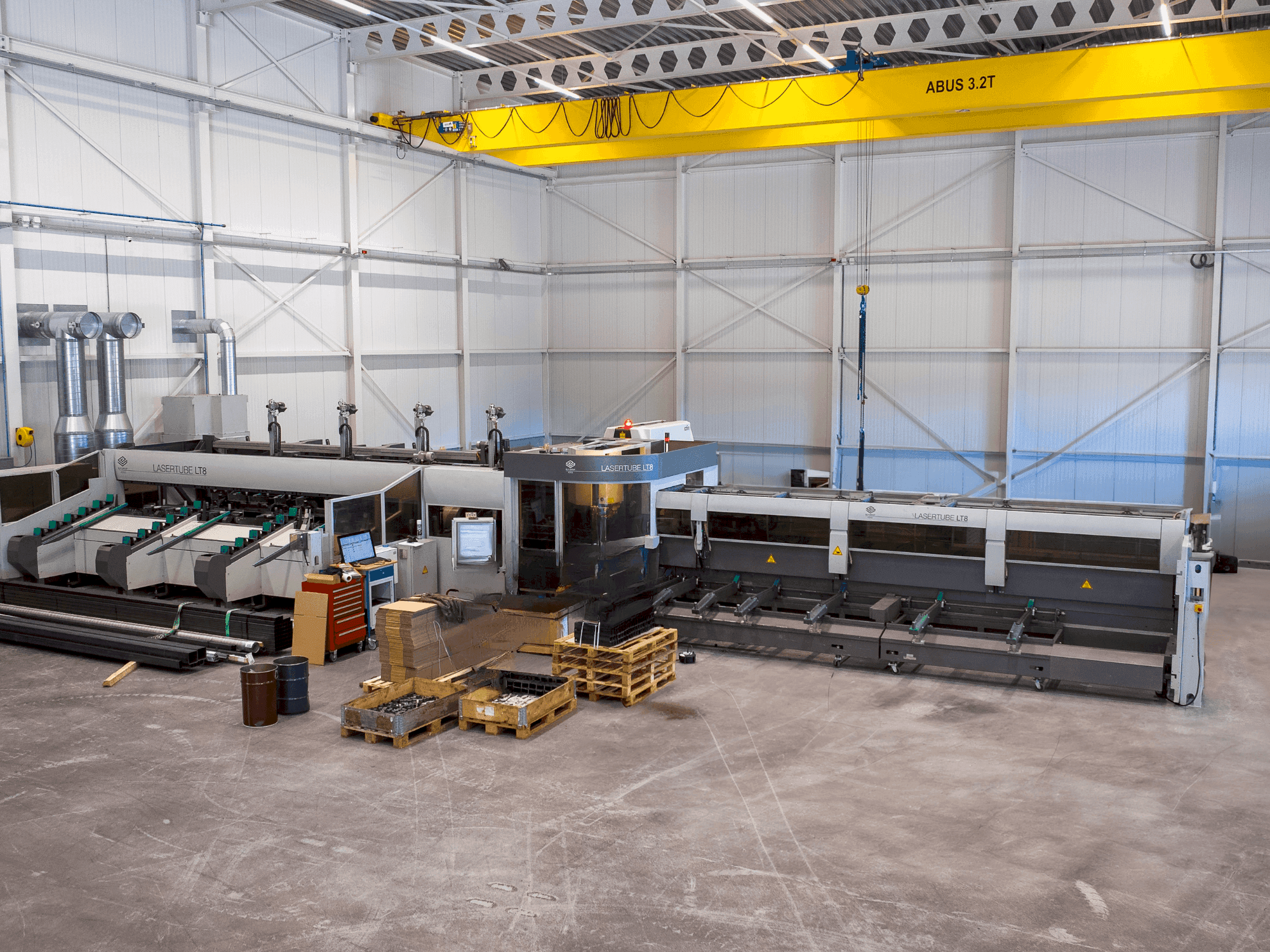 Vooraanzicht van BLM Adige LT8 4kW Co2 machine