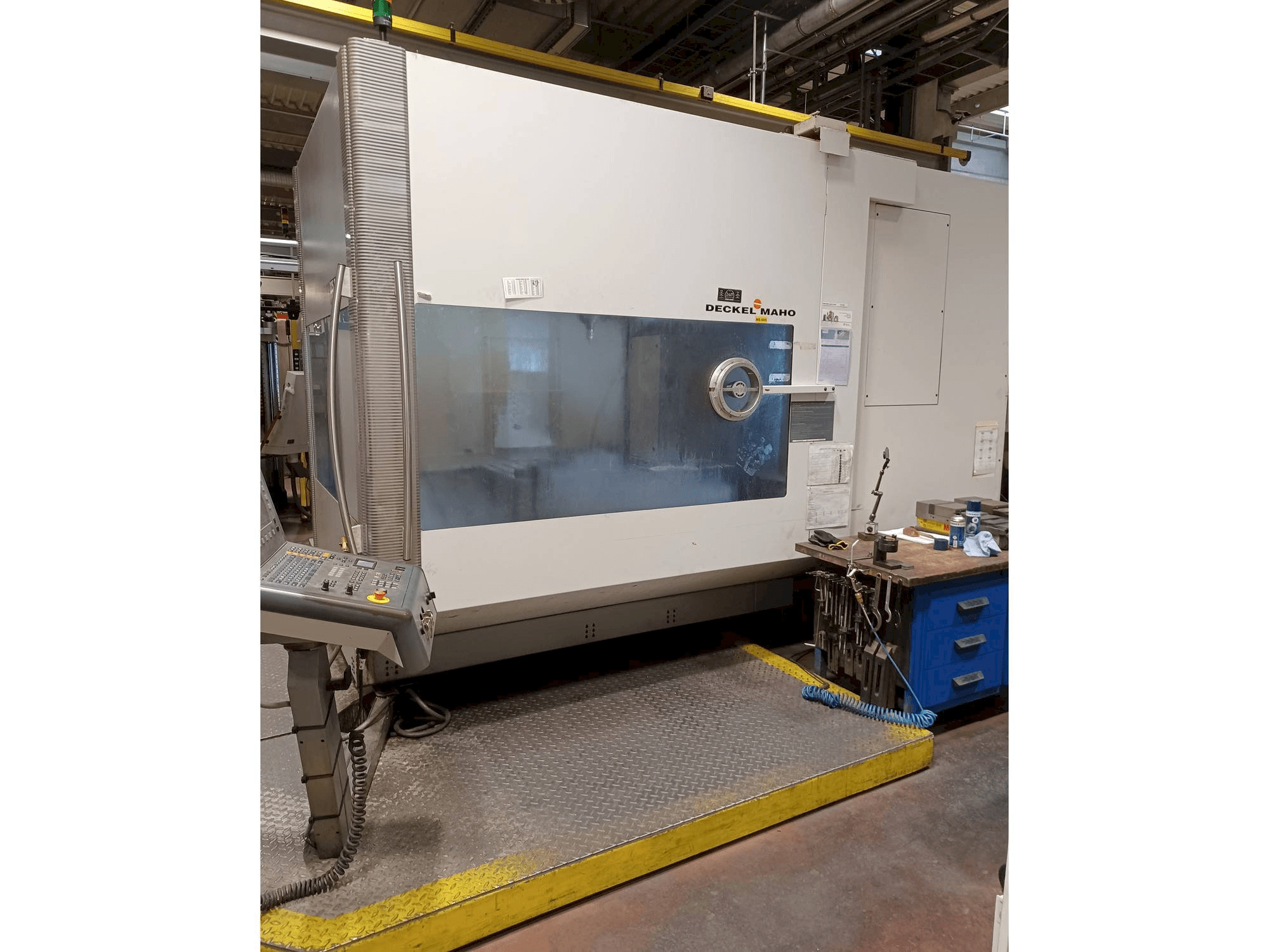 Vooraanzicht van DECKEL MAHO DMU 125 T hi-dyn machine