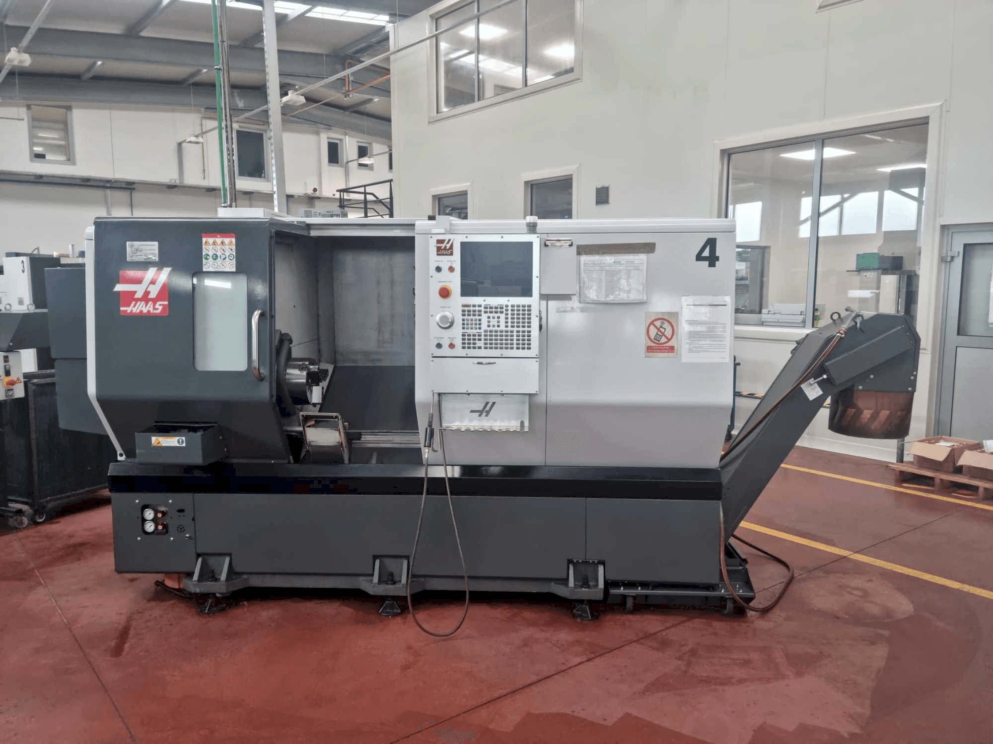 Vooraanzicht van HAAS ST-30Y machine