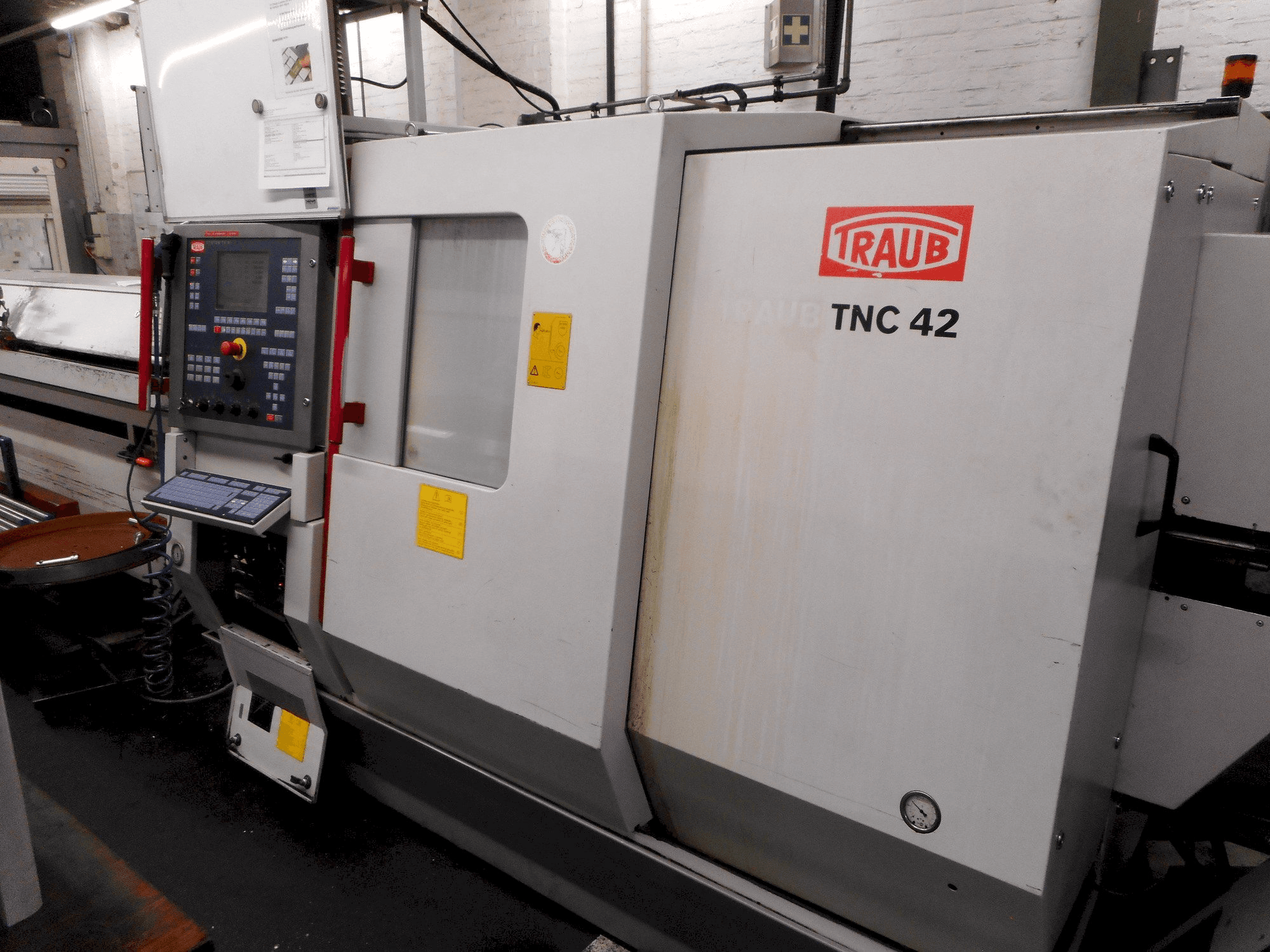 Vooraanzicht van TRAUB TNC42/65 machine