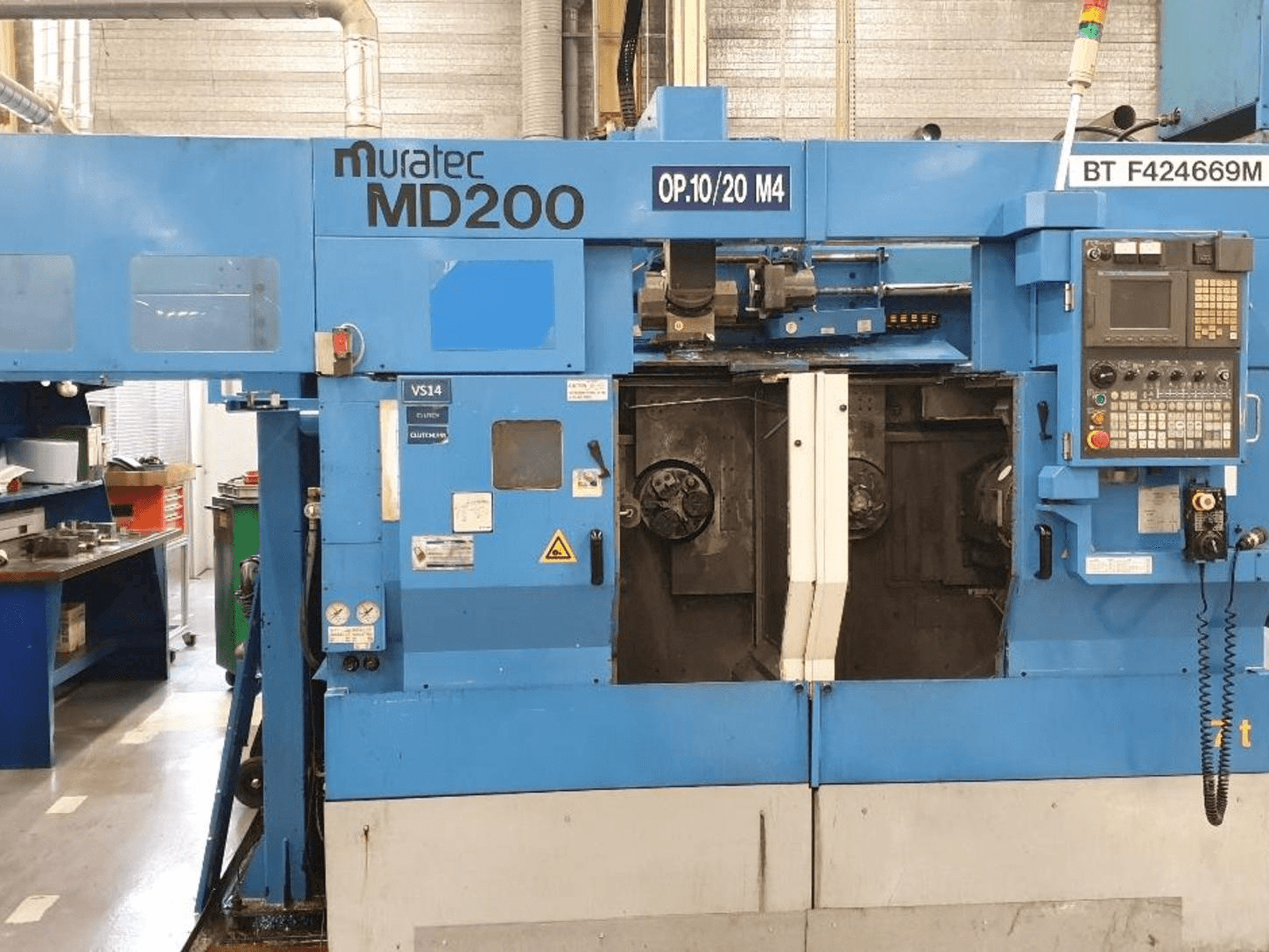 Vooraanzicht van Muratec MD200 machine