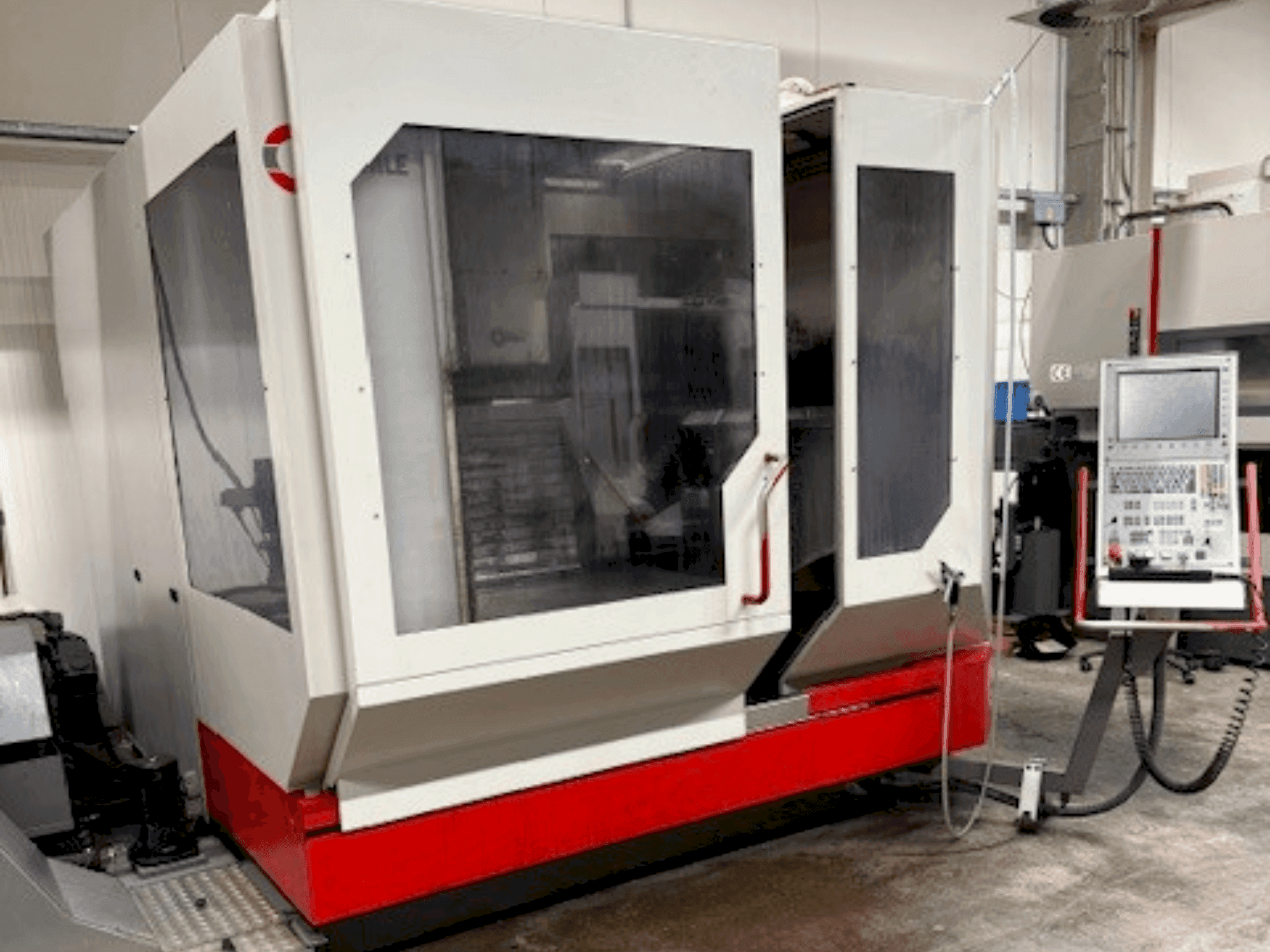 Vooraanzicht van HERMLE U 1130 machine