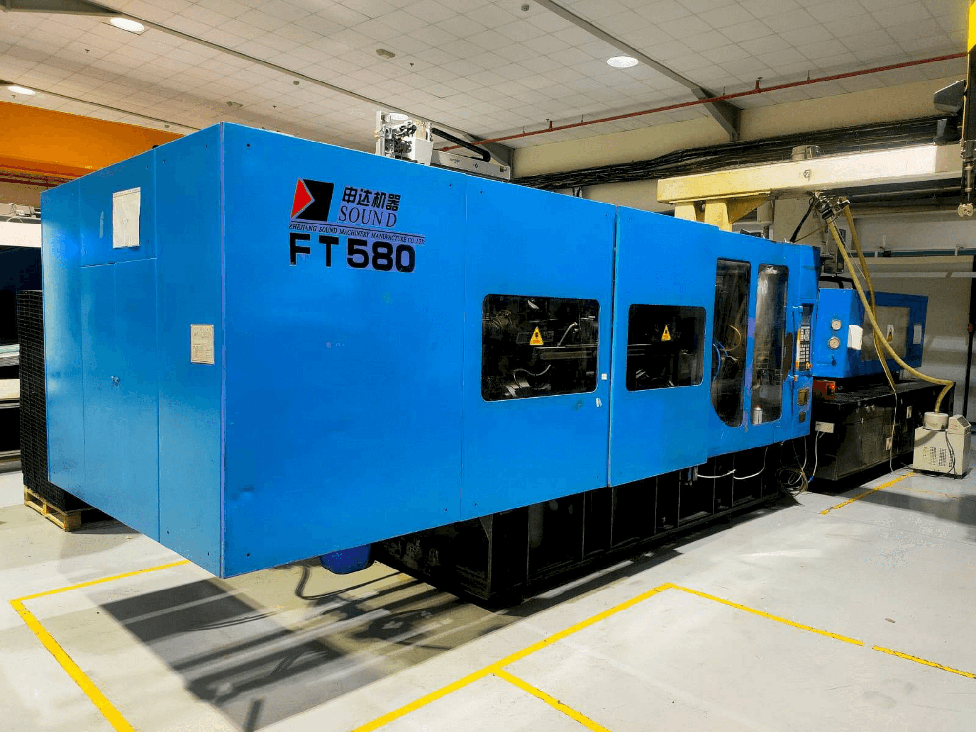 Vooraanzicht van Zhejiang Sound Machinery Manufacture FT 580 machine