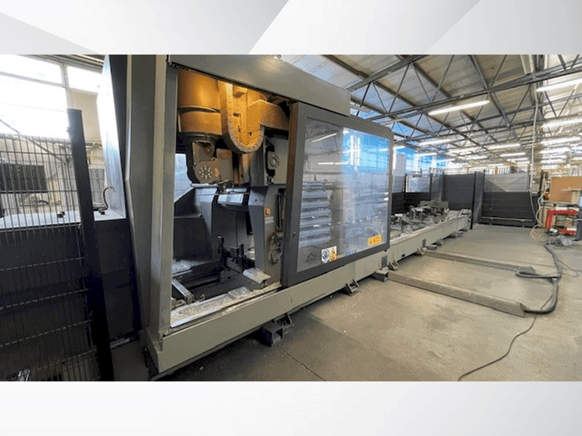 Vooraanzicht van Emmegi SATELLITE XT 7800 machine