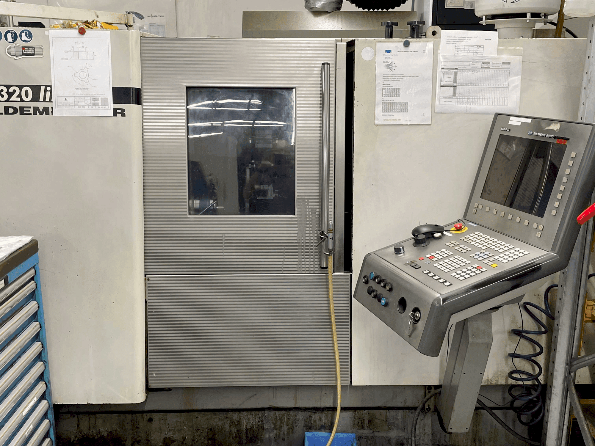 Vooraanzicht van DMG CTX 320 linear machine
