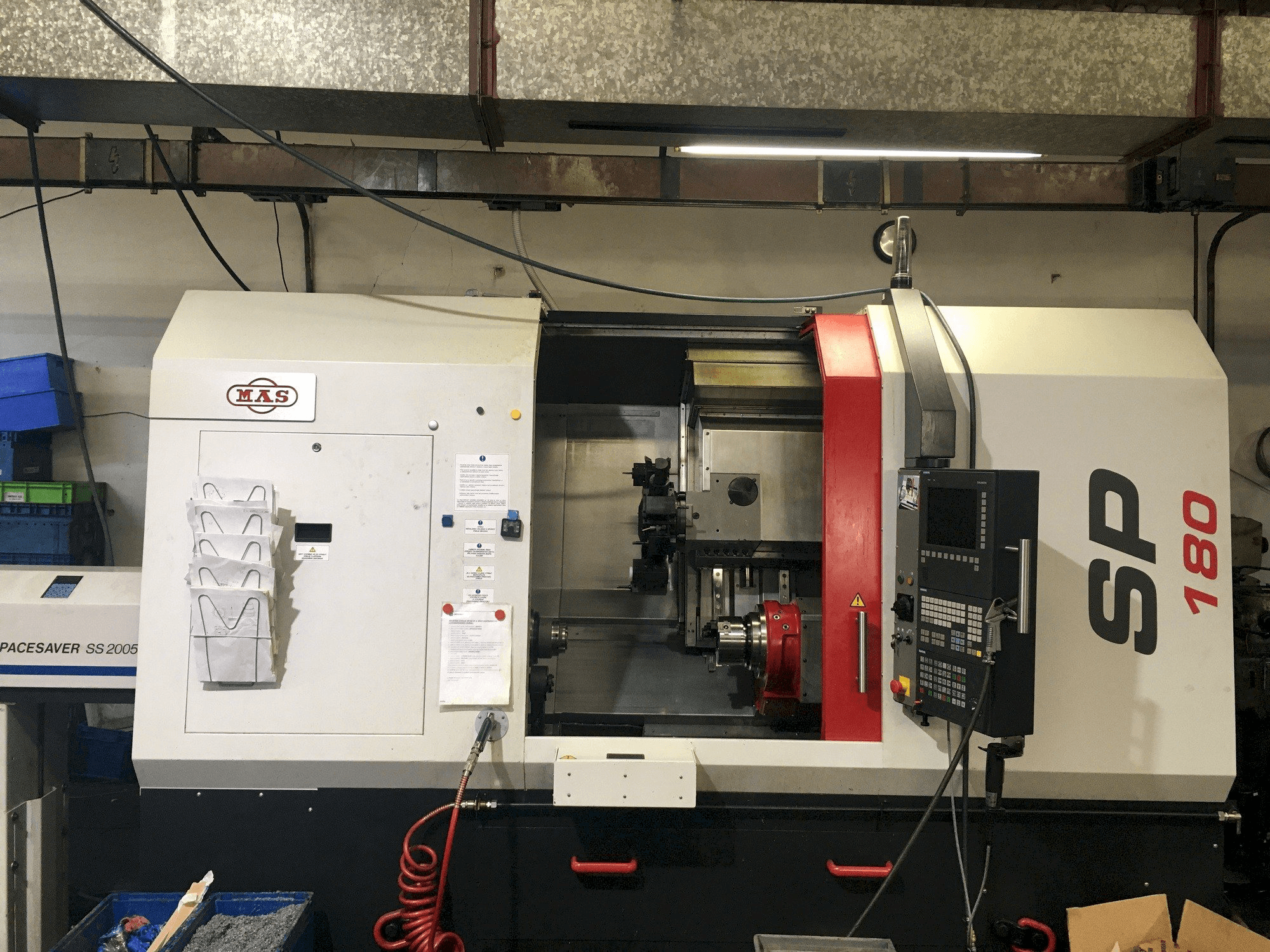 Vooraanzicht van KOVOSVIT MAS SP 180 SY machine