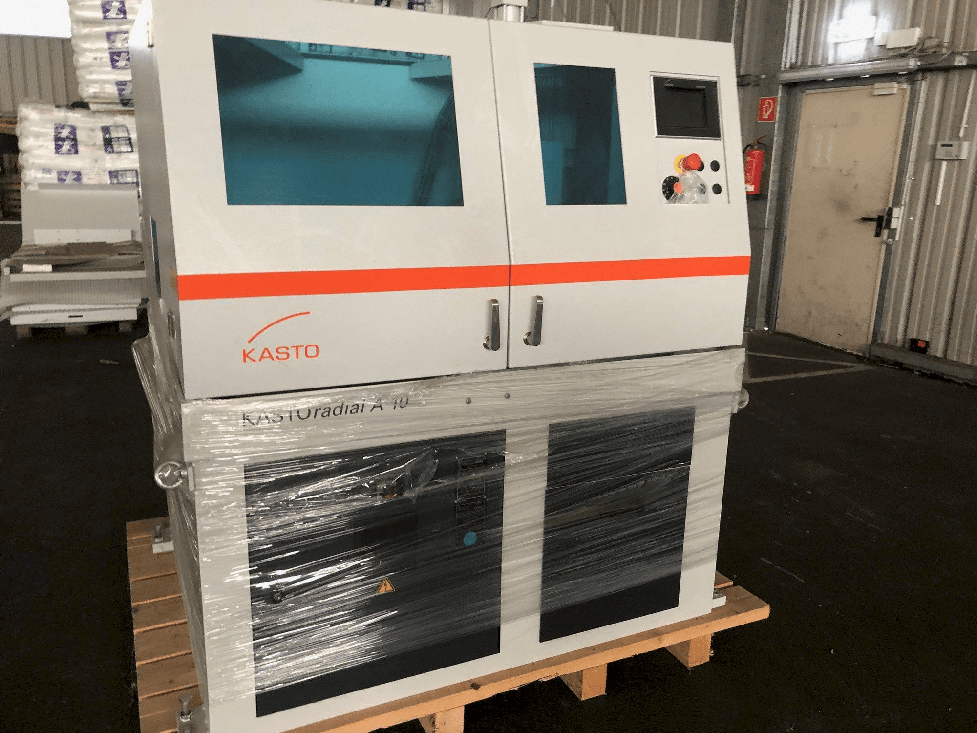 Vooraanzicht van KASTO Radial A10 machine