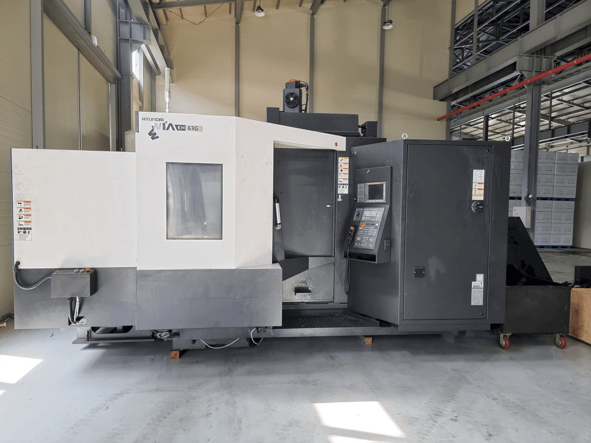 Vooraanzicht van Hyundai Wia KH63G machine