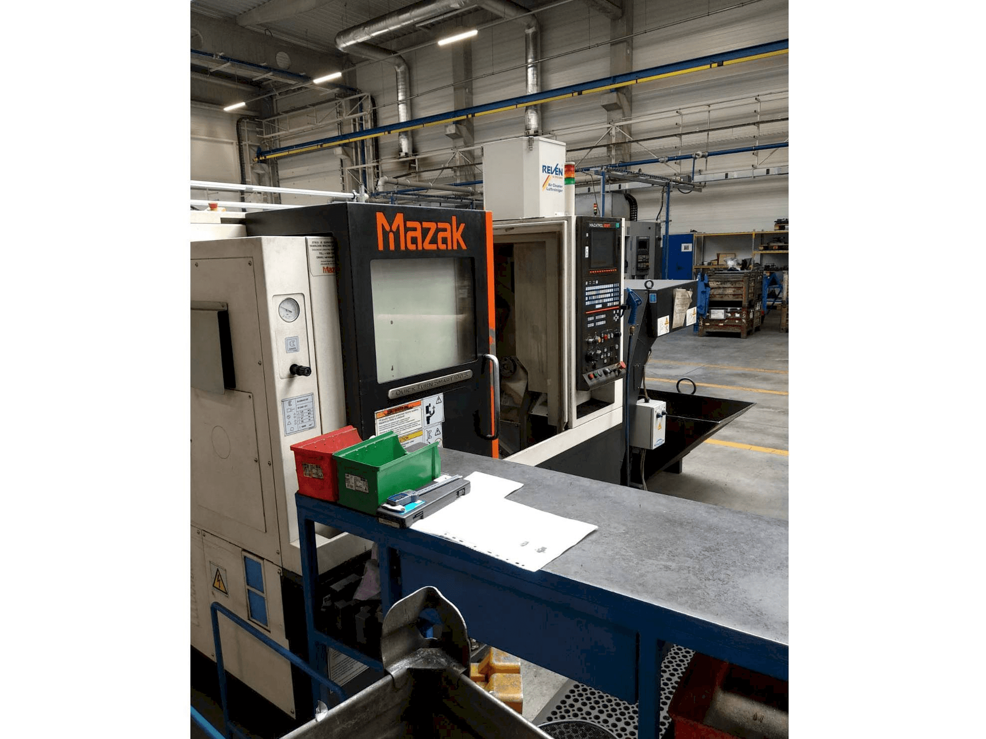 Vooraanzicht van Mazak Quick Turn Smart 100 S machine