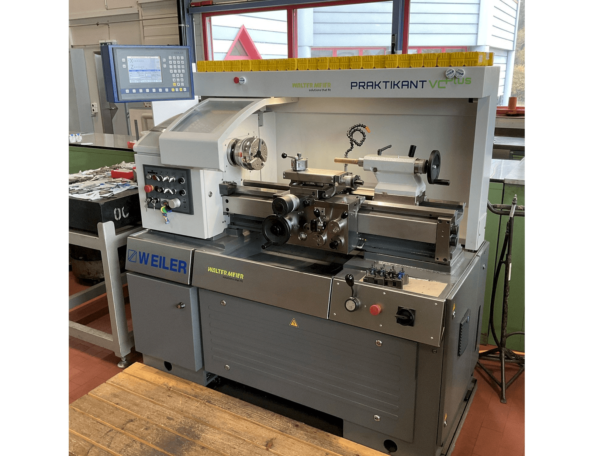 Vooraanzicht van Weiler Praktikant VCplus machine