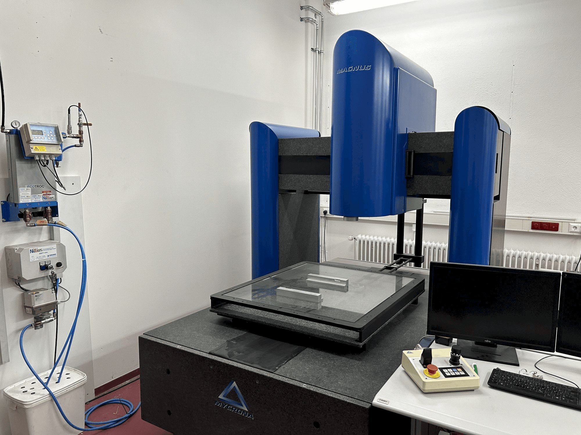 Vooraanzicht van MYCRONA Magnus BL machine