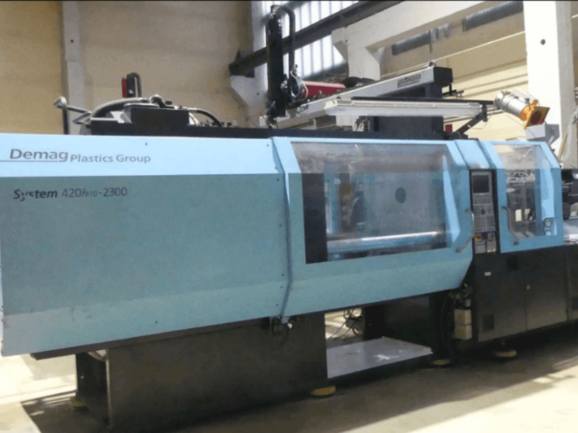 Vooraanzicht van DEMAG Ergotech 420/810-2300 machine