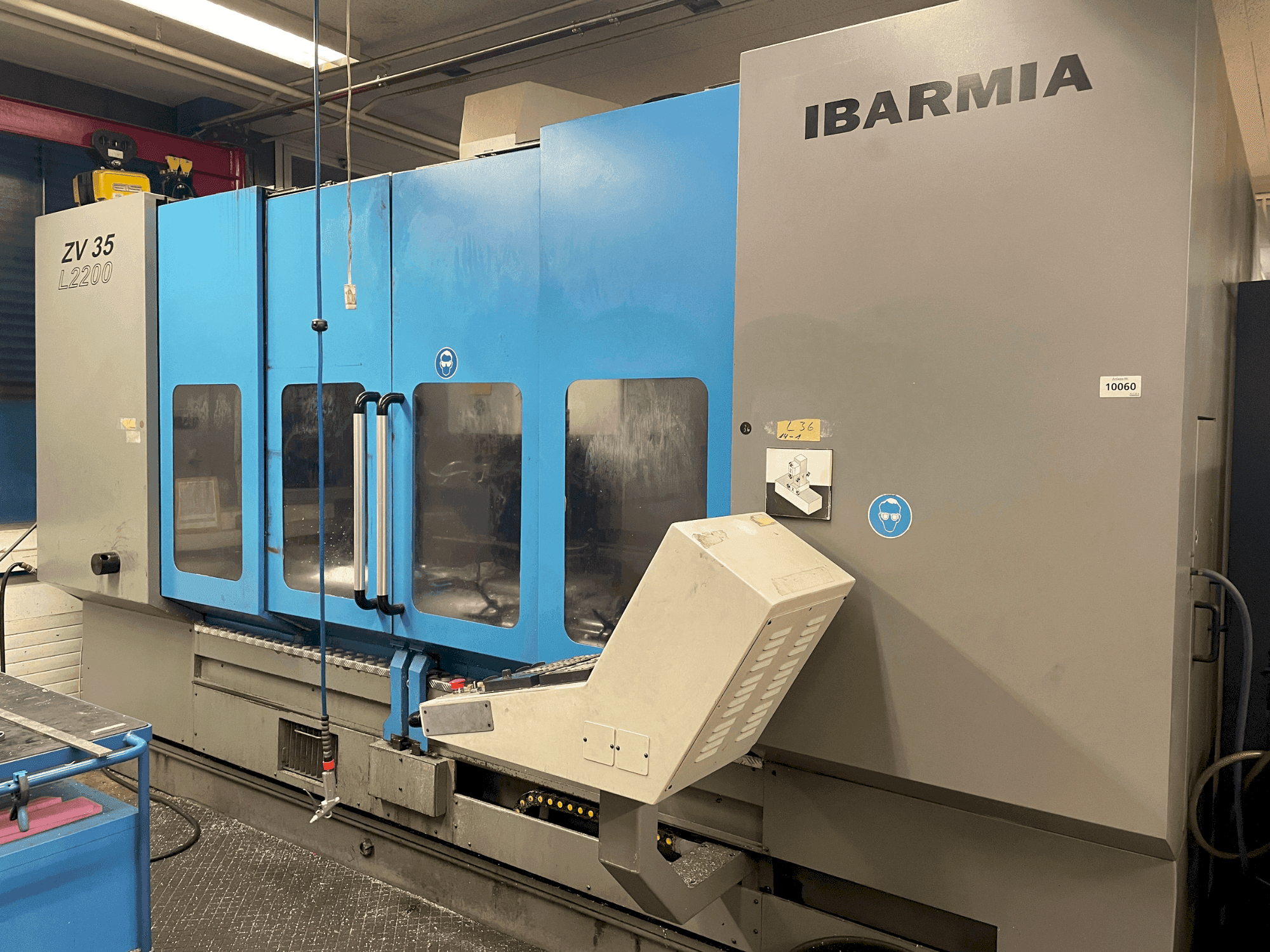 Vooraanzicht van IBARMIA ZV 35 L2200 machine