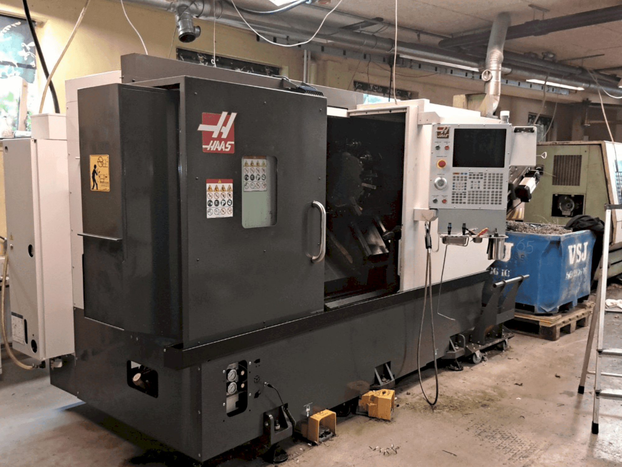 Vooraanzicht van HAAS ST-30 Y machine