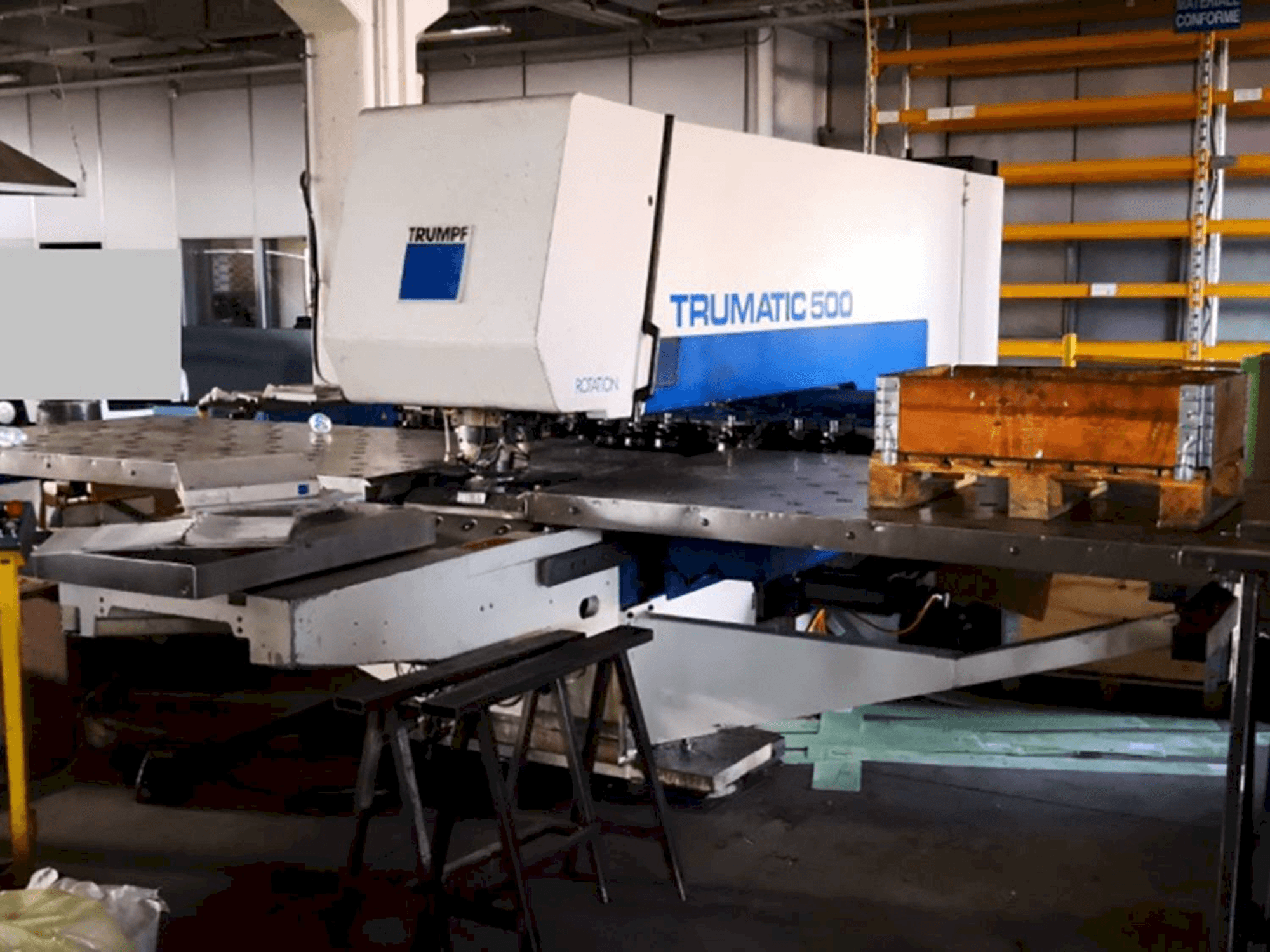 Vooraanzicht van Trumpf Trumatic 500R machine