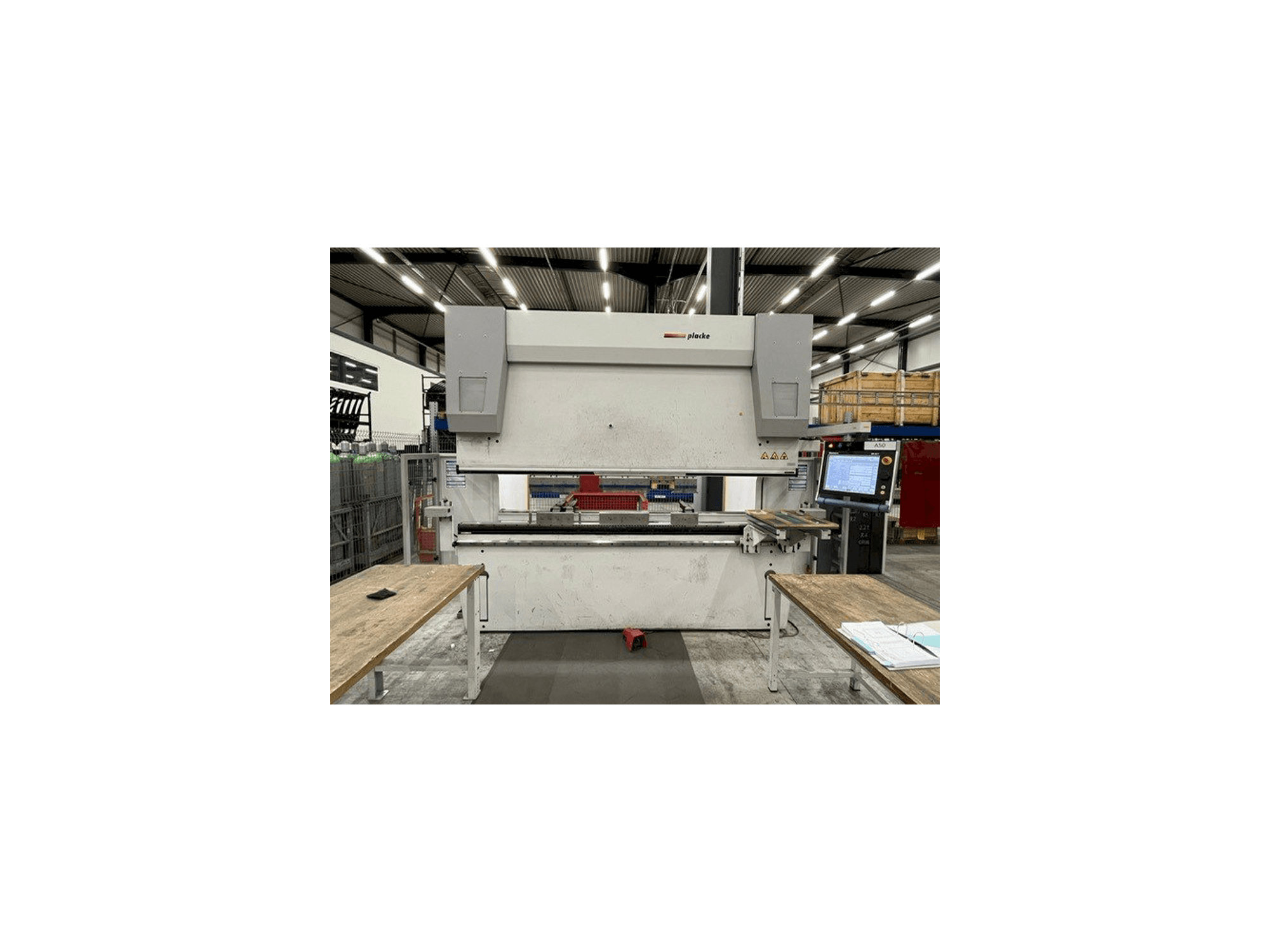 Vooraanzicht van PLACKE HQPB P595 machine