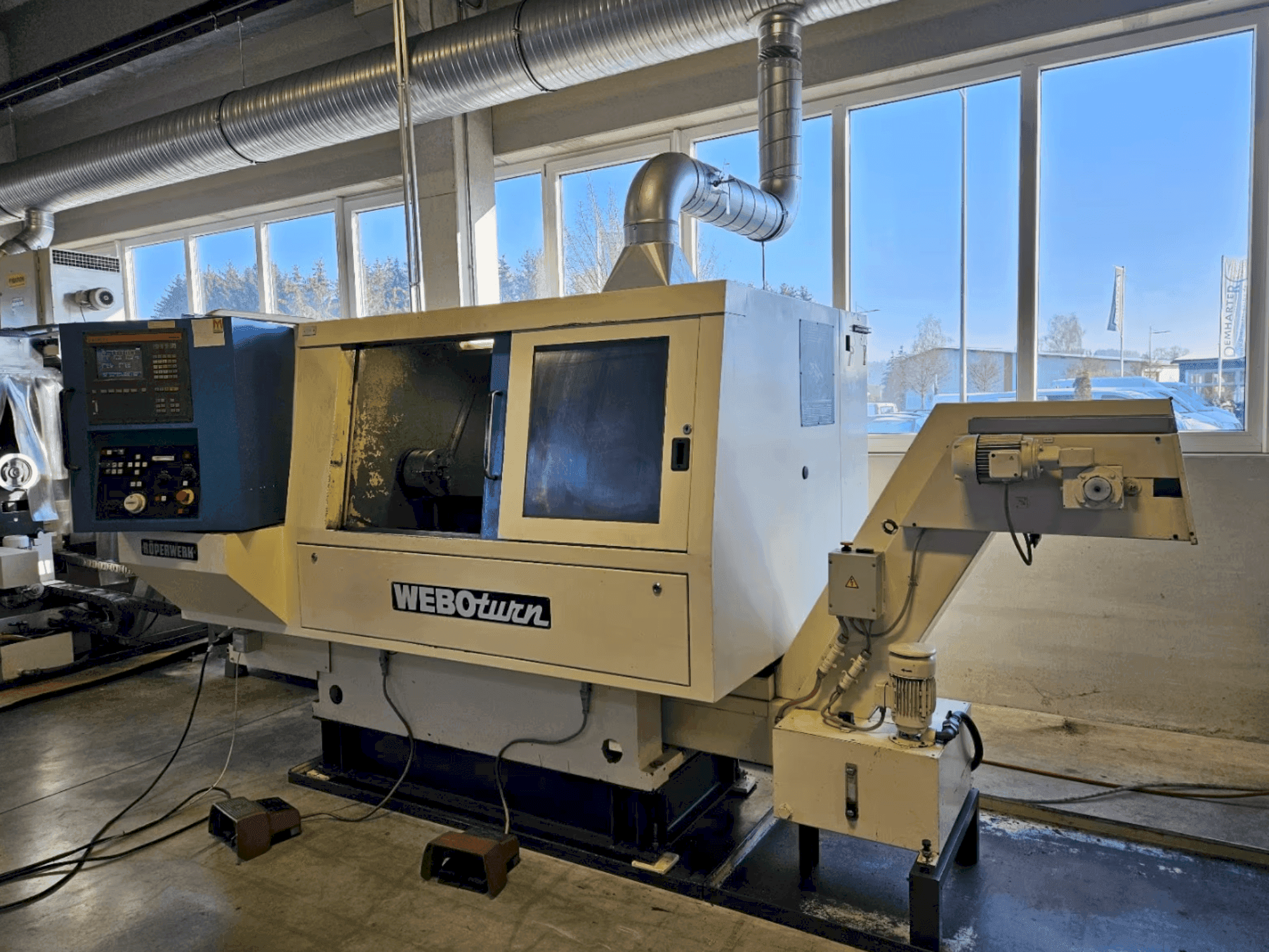 Vooraanzicht van ROEPERWERK WEBOturn machine