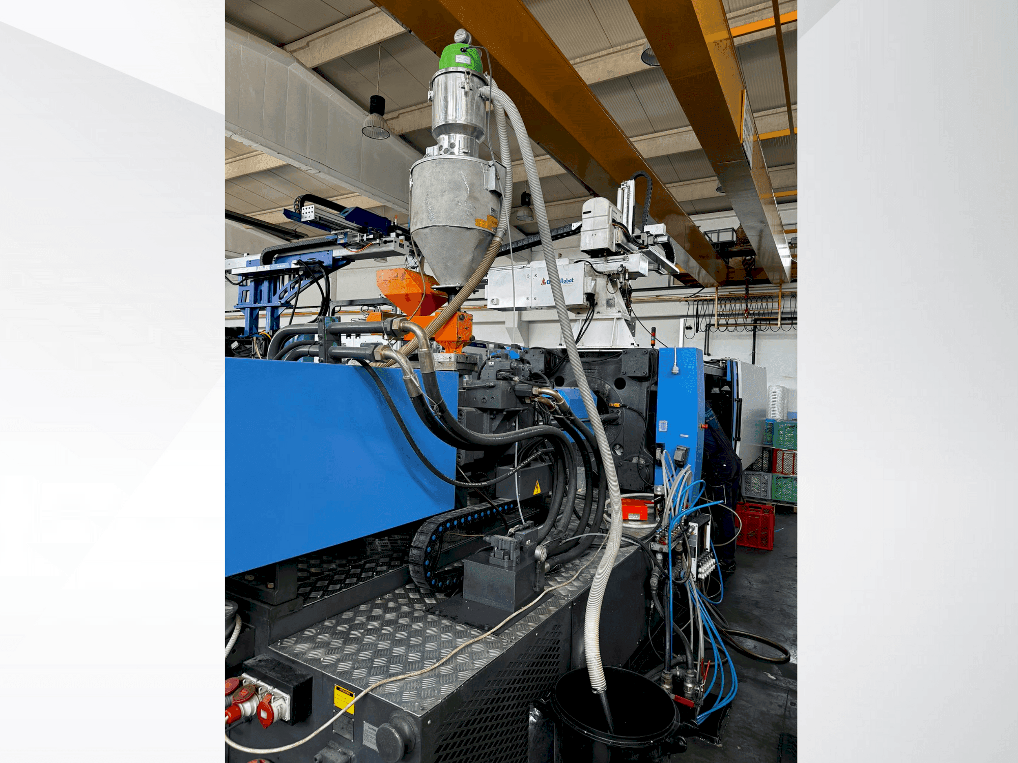 Vooraanzicht van HAITIAN MA-4700 (2011) machine