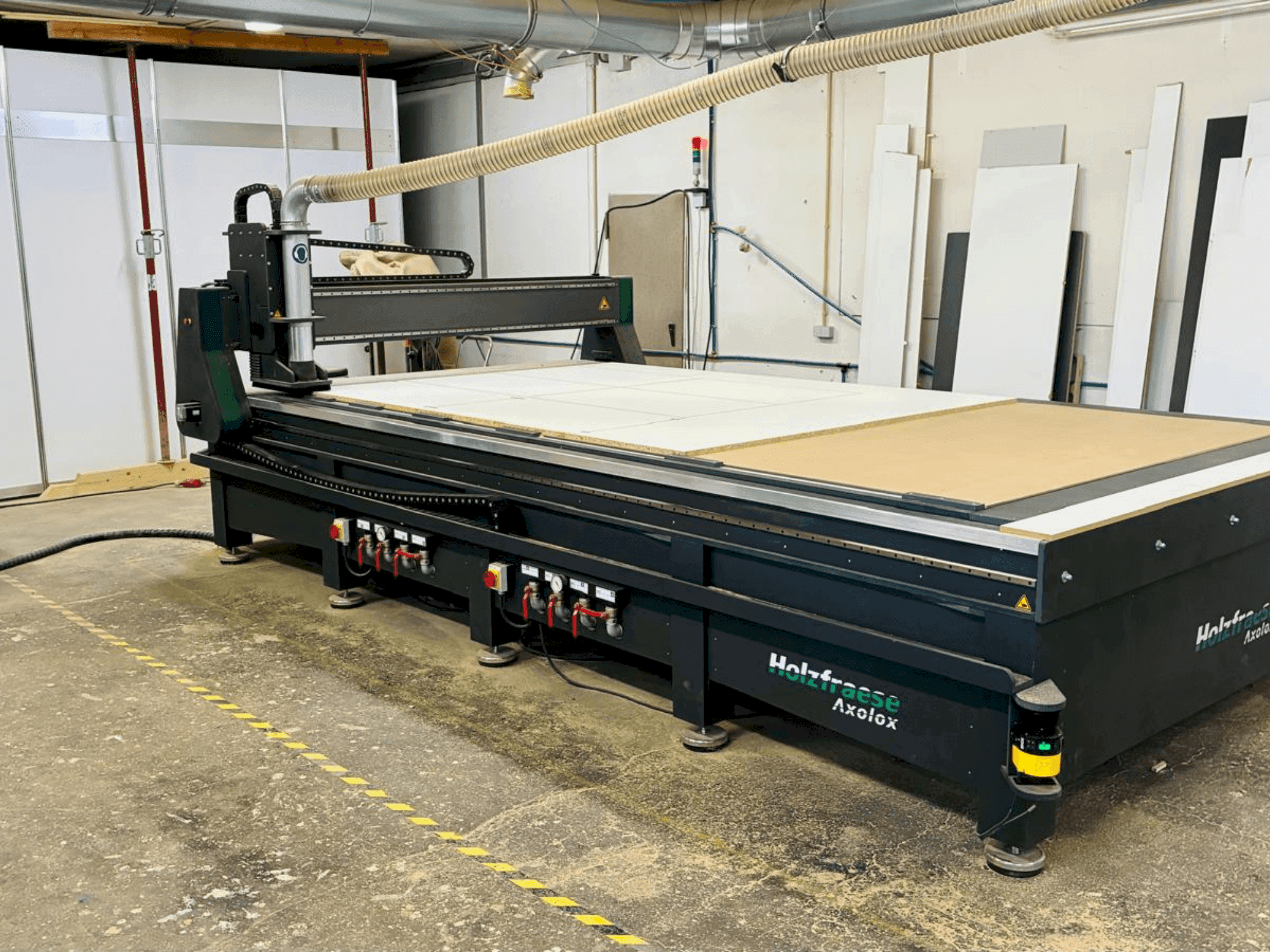 Vooraanzicht van GEWEMA AXOLOX 4021 machine