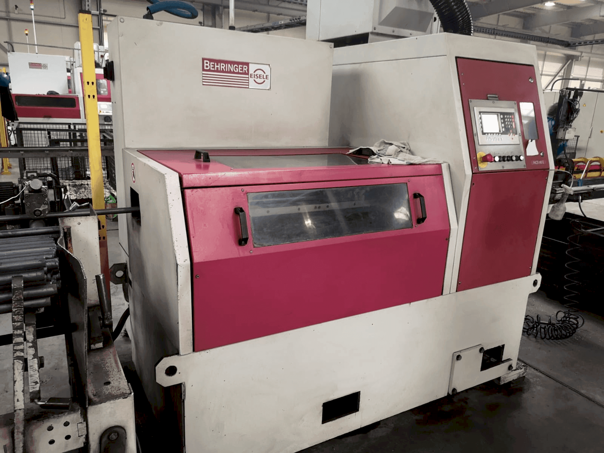 Vooraanzicht van Behringer EISELE HCS-90E machine