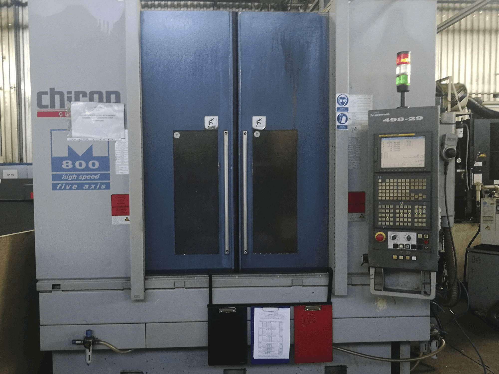 Vooraanzicht van CHIRON MILL 800 machine