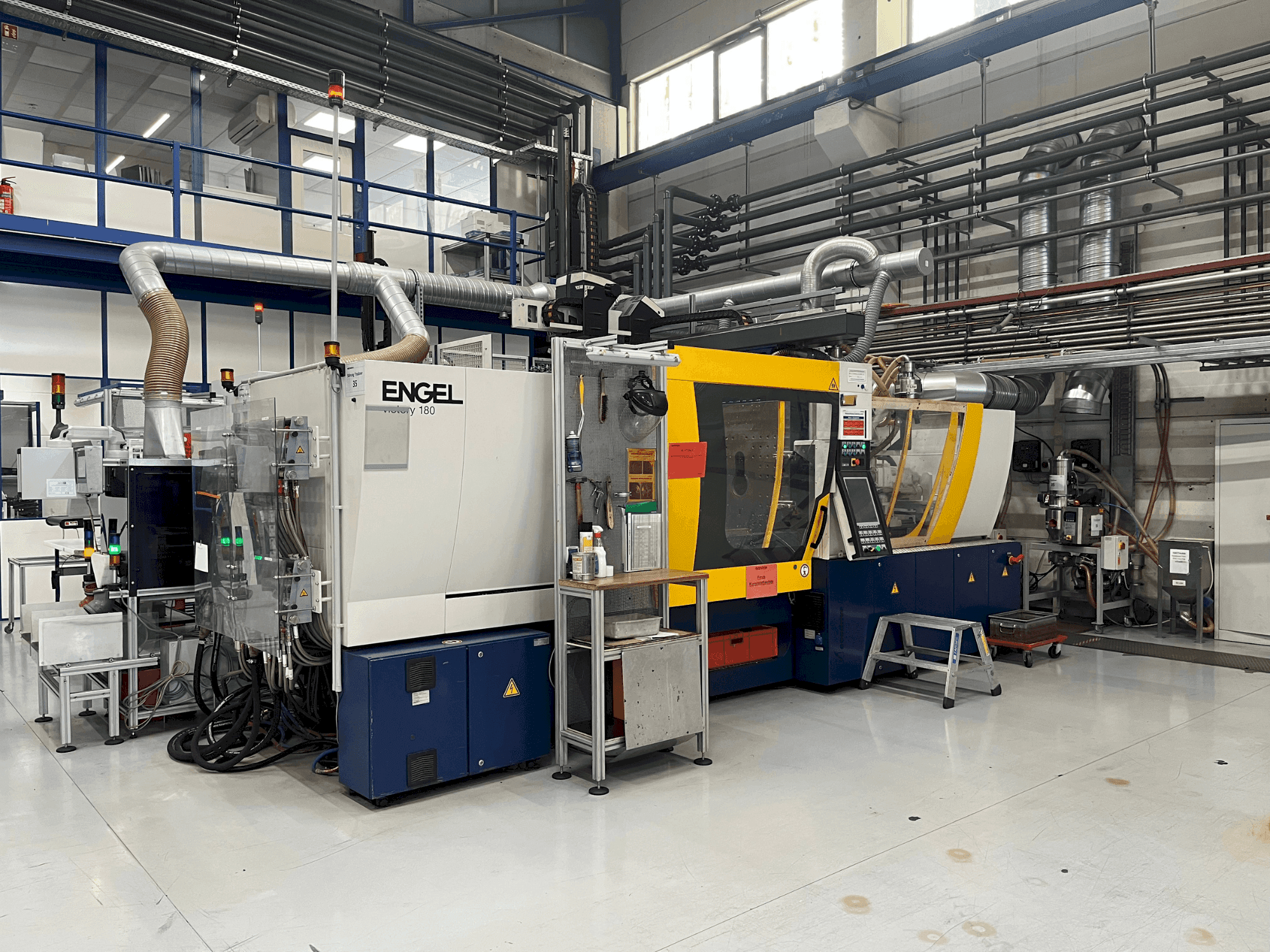 Vooraanzicht van Engel Victory 200H/60W/180 combi + Viper 40 machine