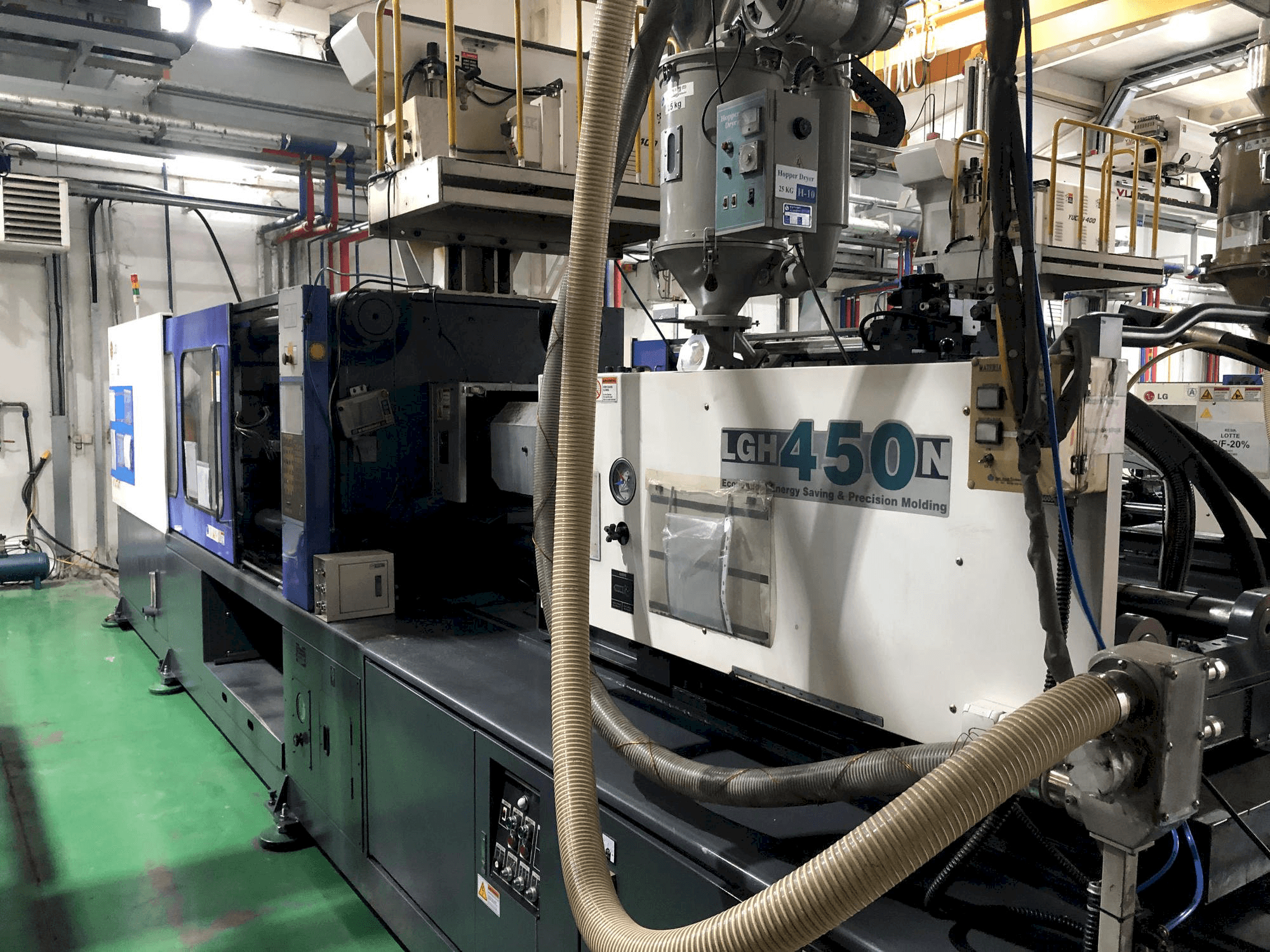 Vooraanzicht van LG LGH-450N machine