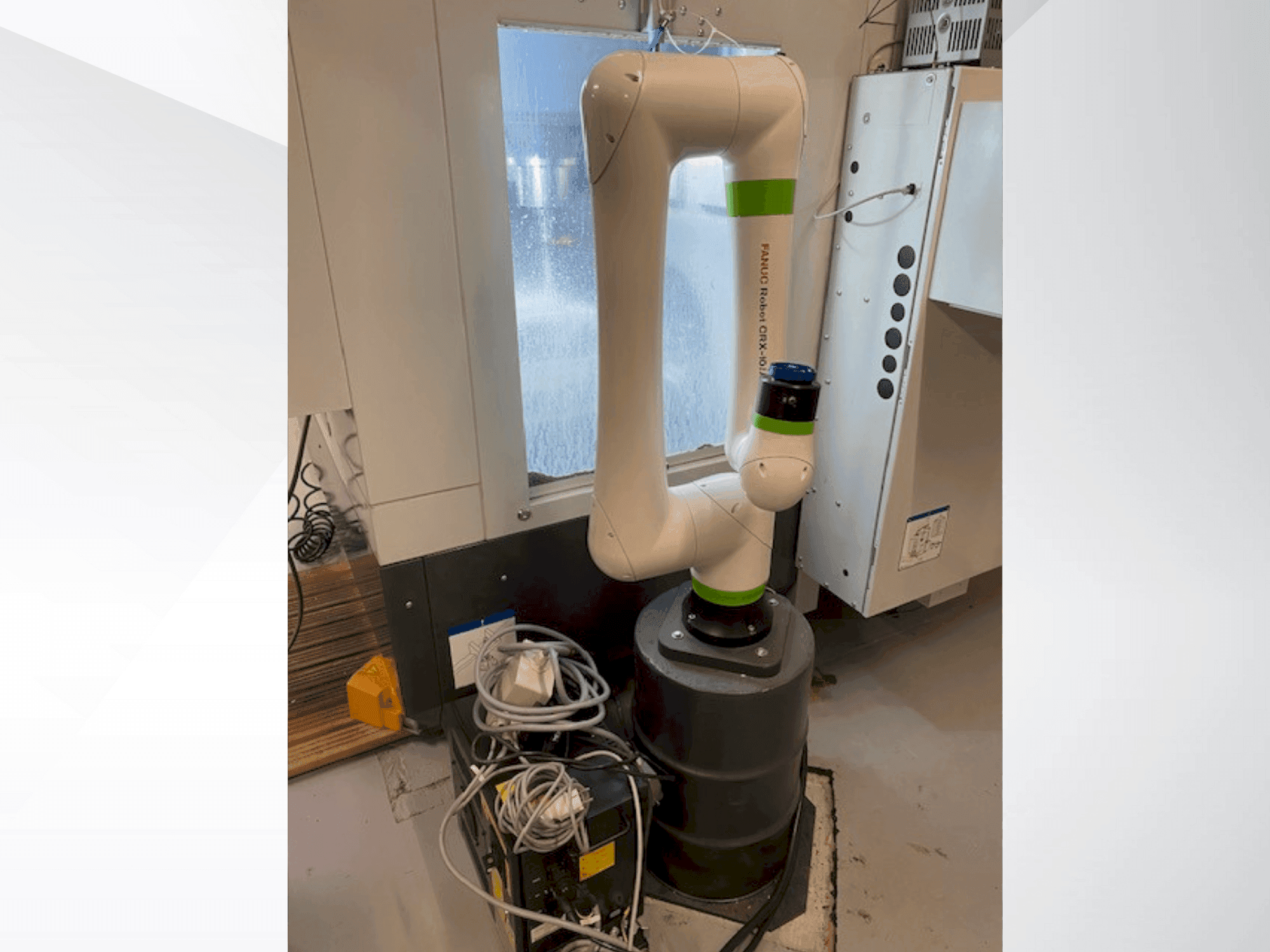 Vooraanzicht van FANUC CRX10iA machine