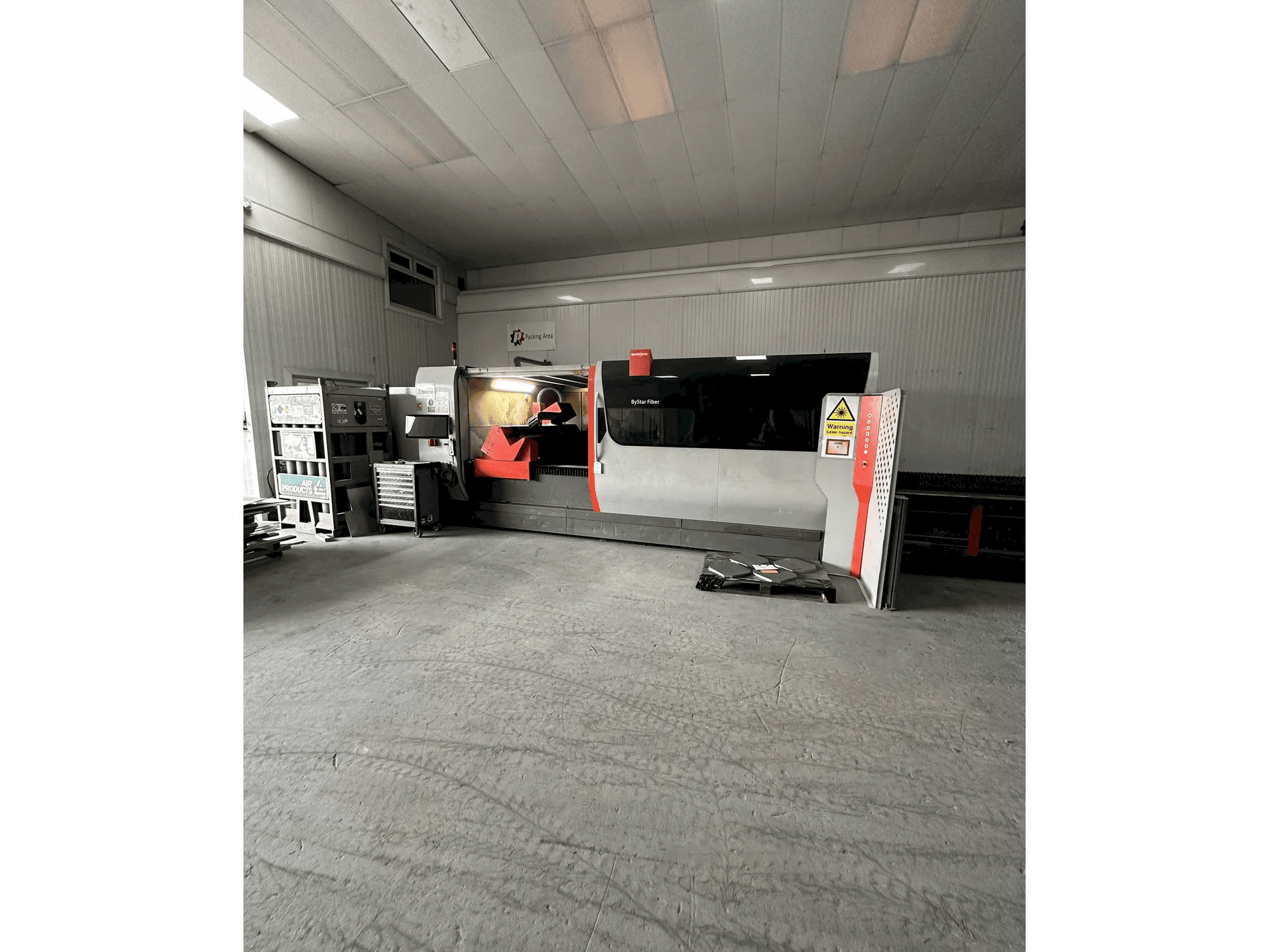 Vooraanzicht van Bystronic Bystar 6KW 3015 Fiber machine