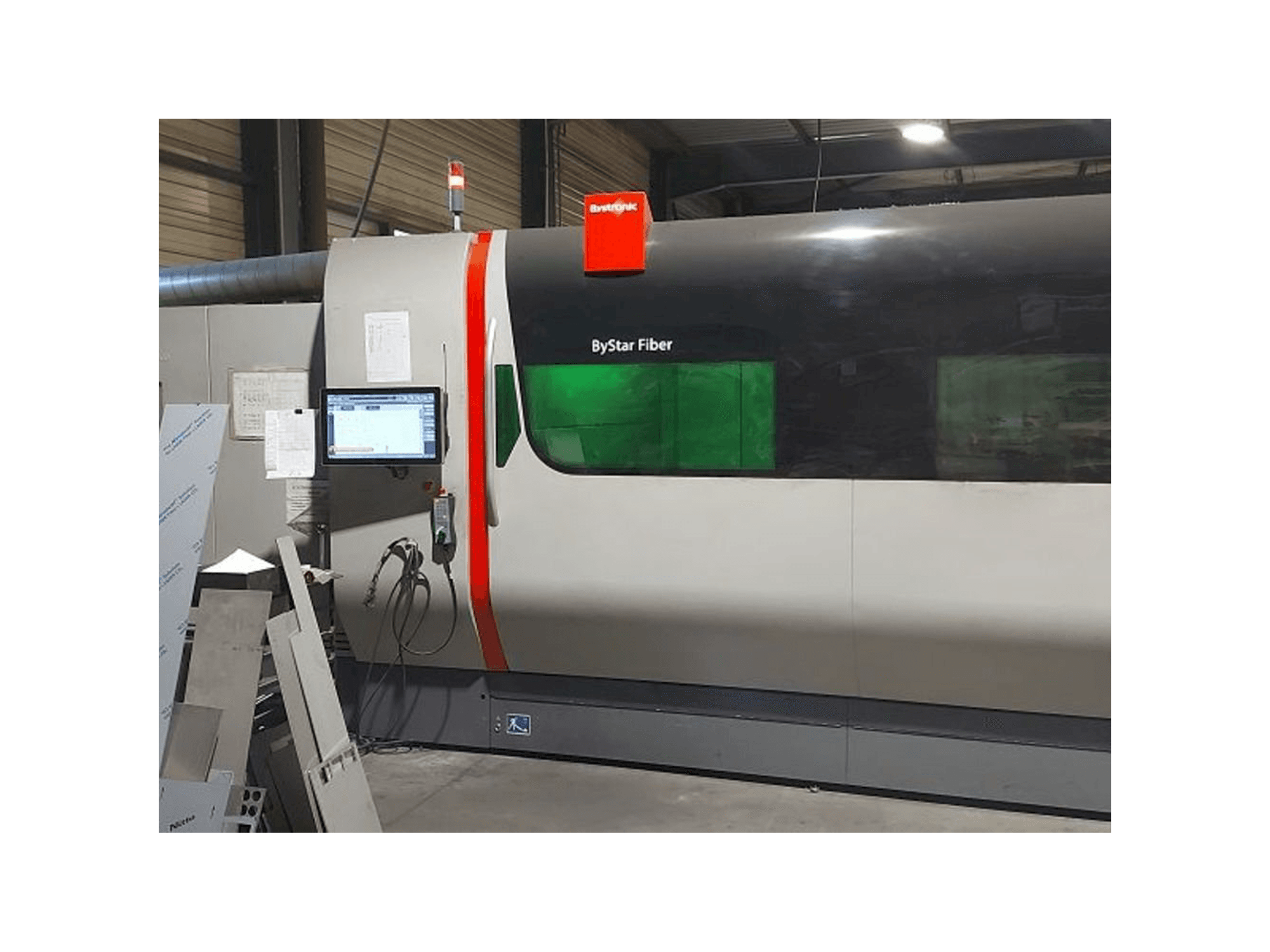 Vooraanzicht van Bystronic Bystar fiber machine