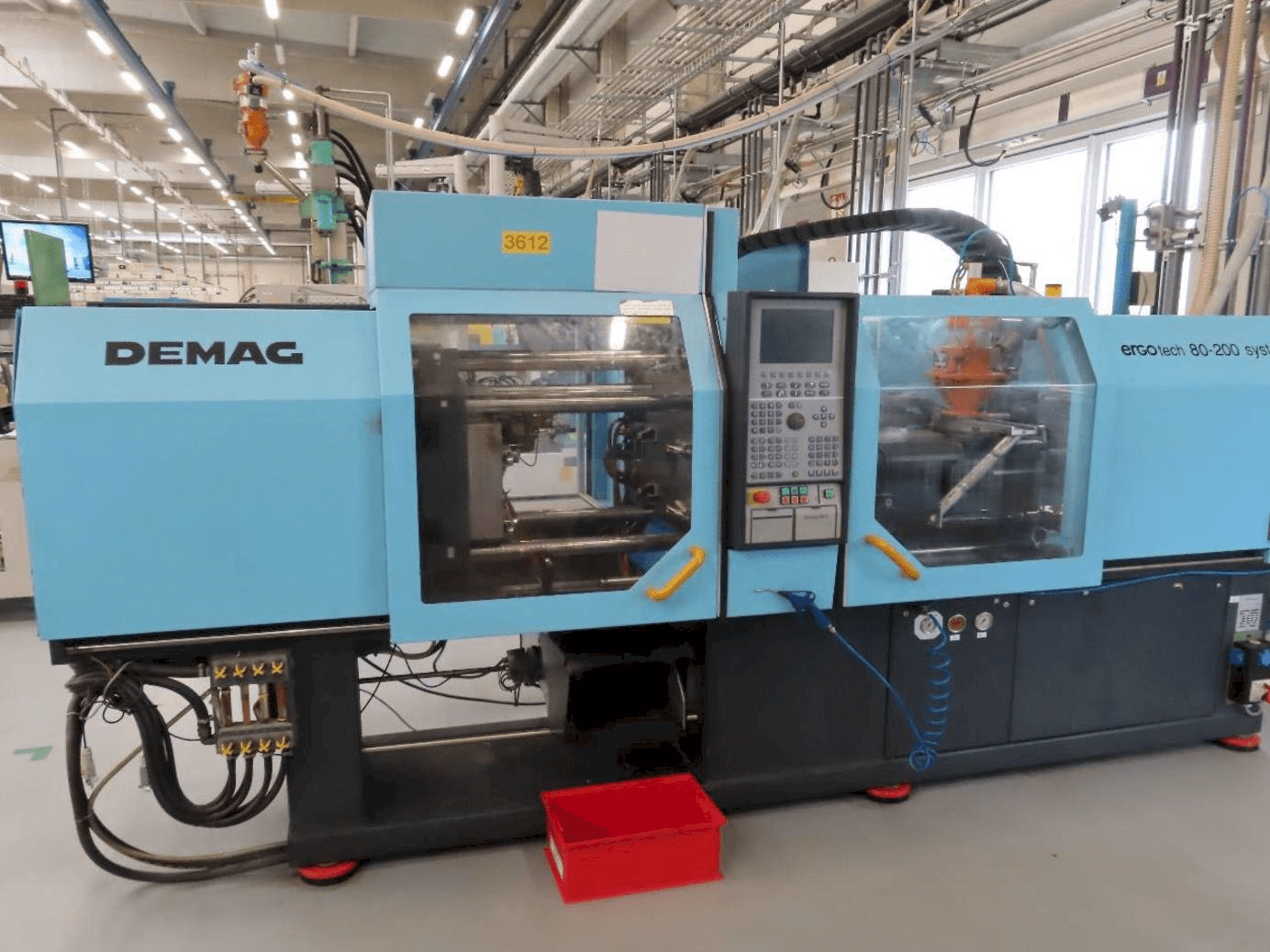 Vooraanzicht van DEMAG Ergotech 80-200 System machine