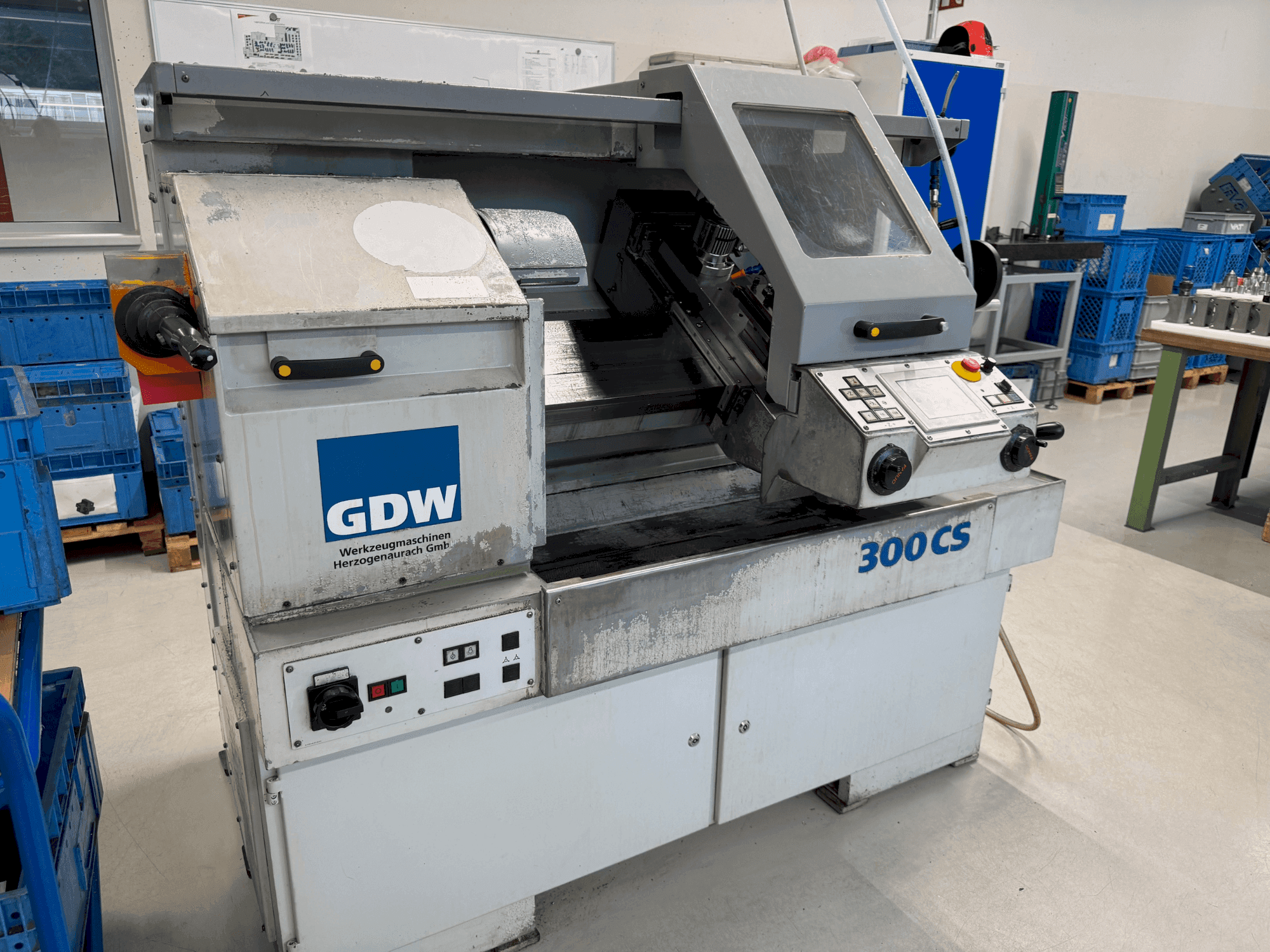 Vooraanzicht van GDW 300 CS machine