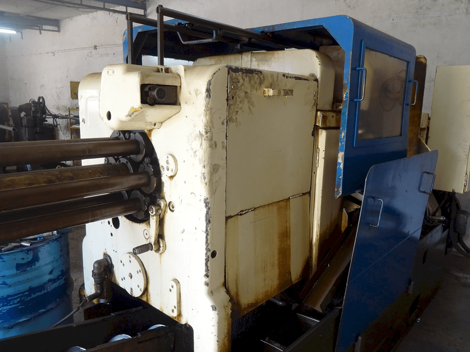 Recht aanzicht van Wickman 1"x6 machine