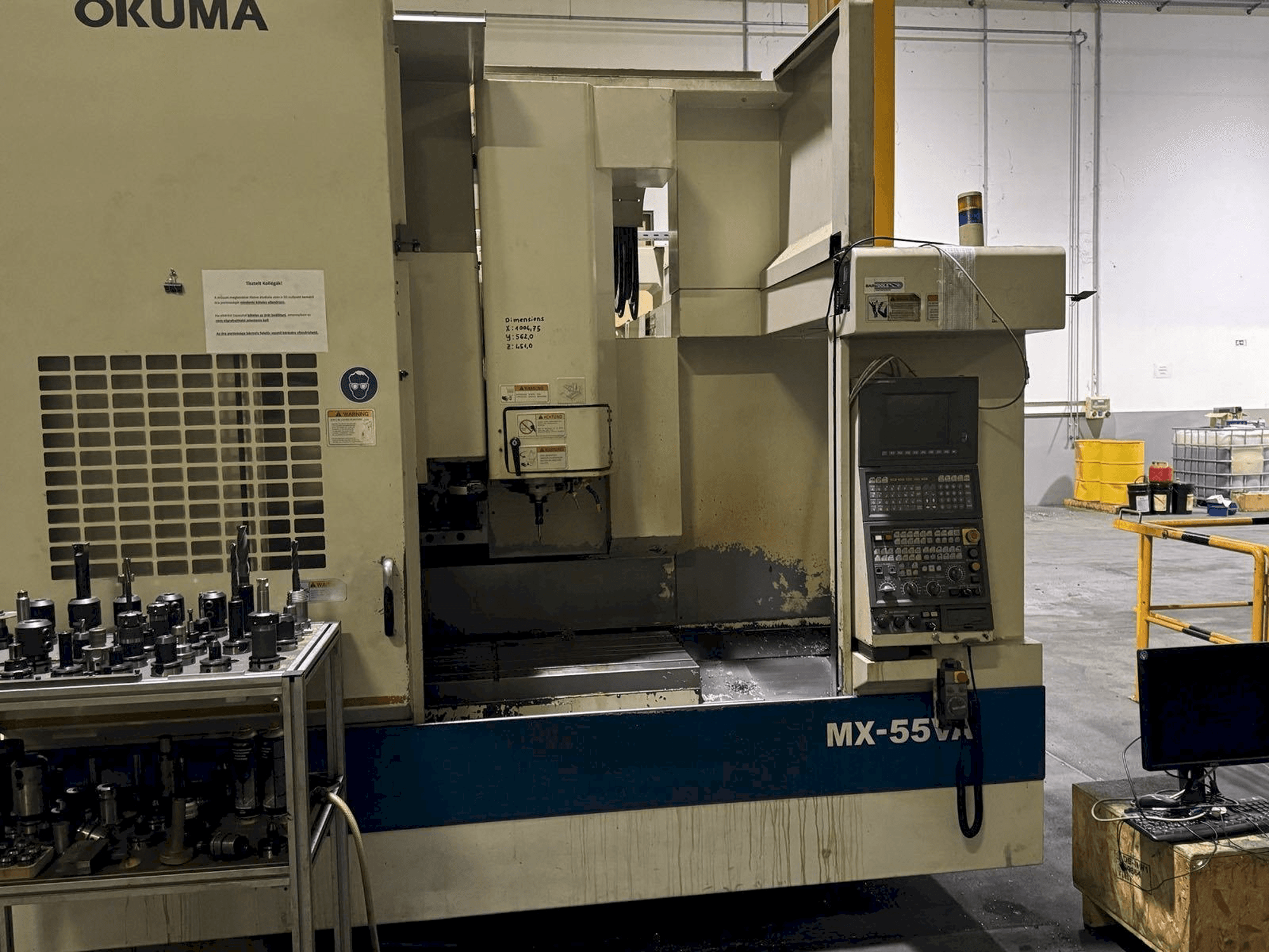 Vooraanzicht van Okuma MX55-VA machine