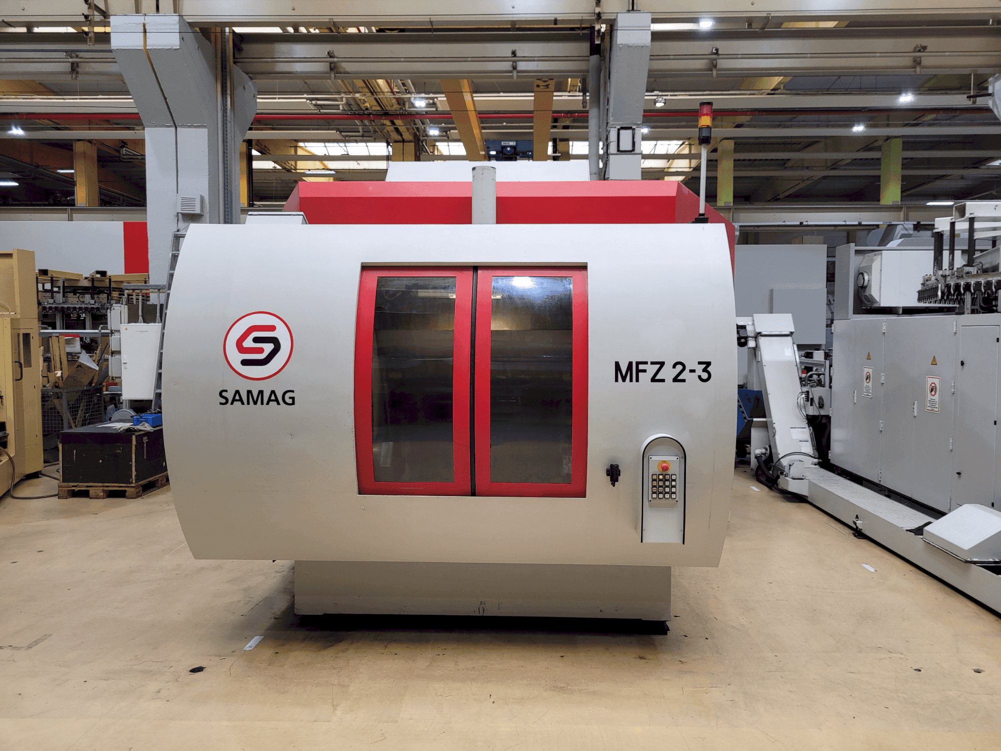 Vooraanzicht van SAMAG MFZ 2-3 machine