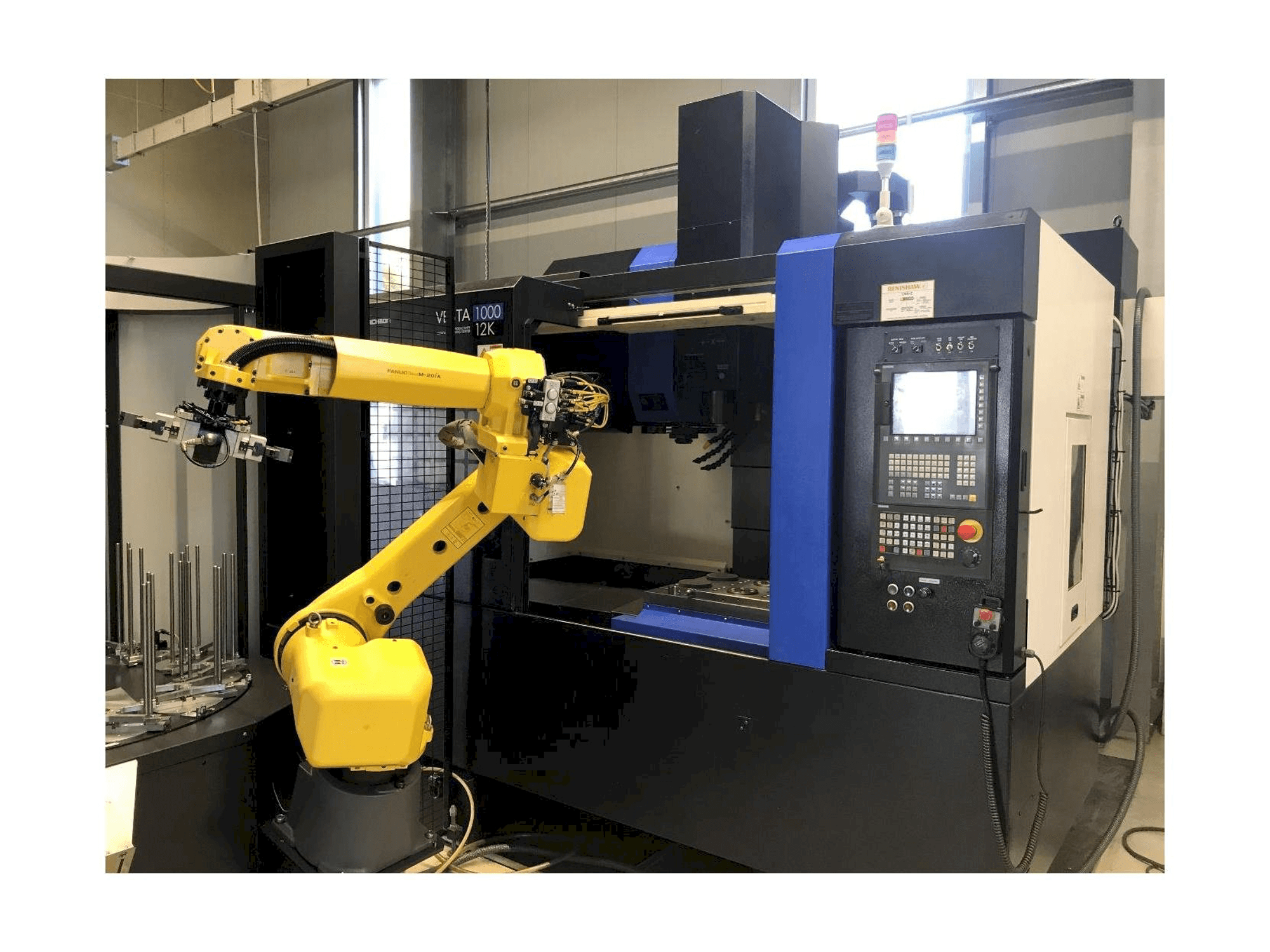 Vooraanzicht van HWACHEON Vesta 1000 machine