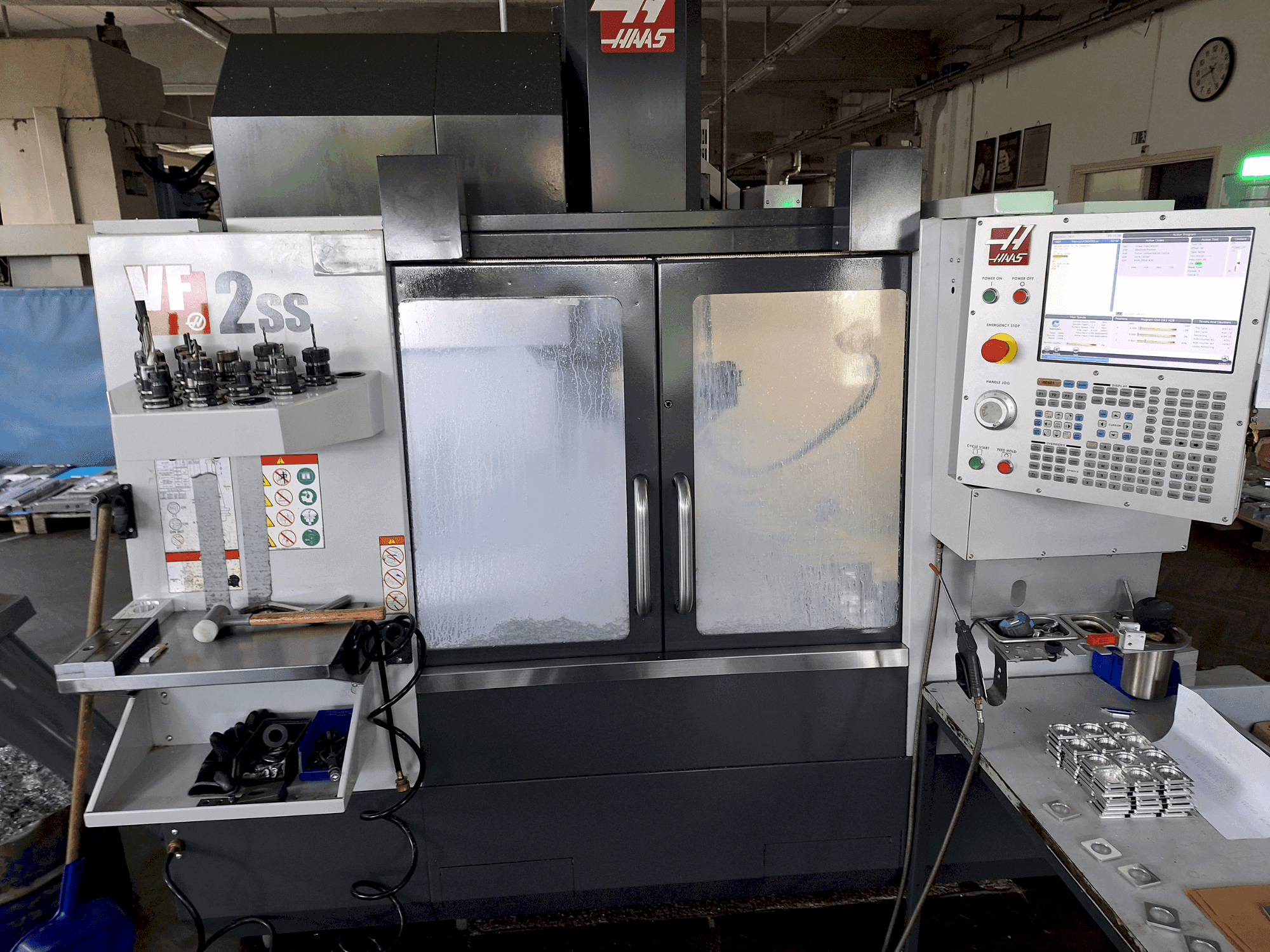 Vooraanzicht van HAAS VF 2 SS machine