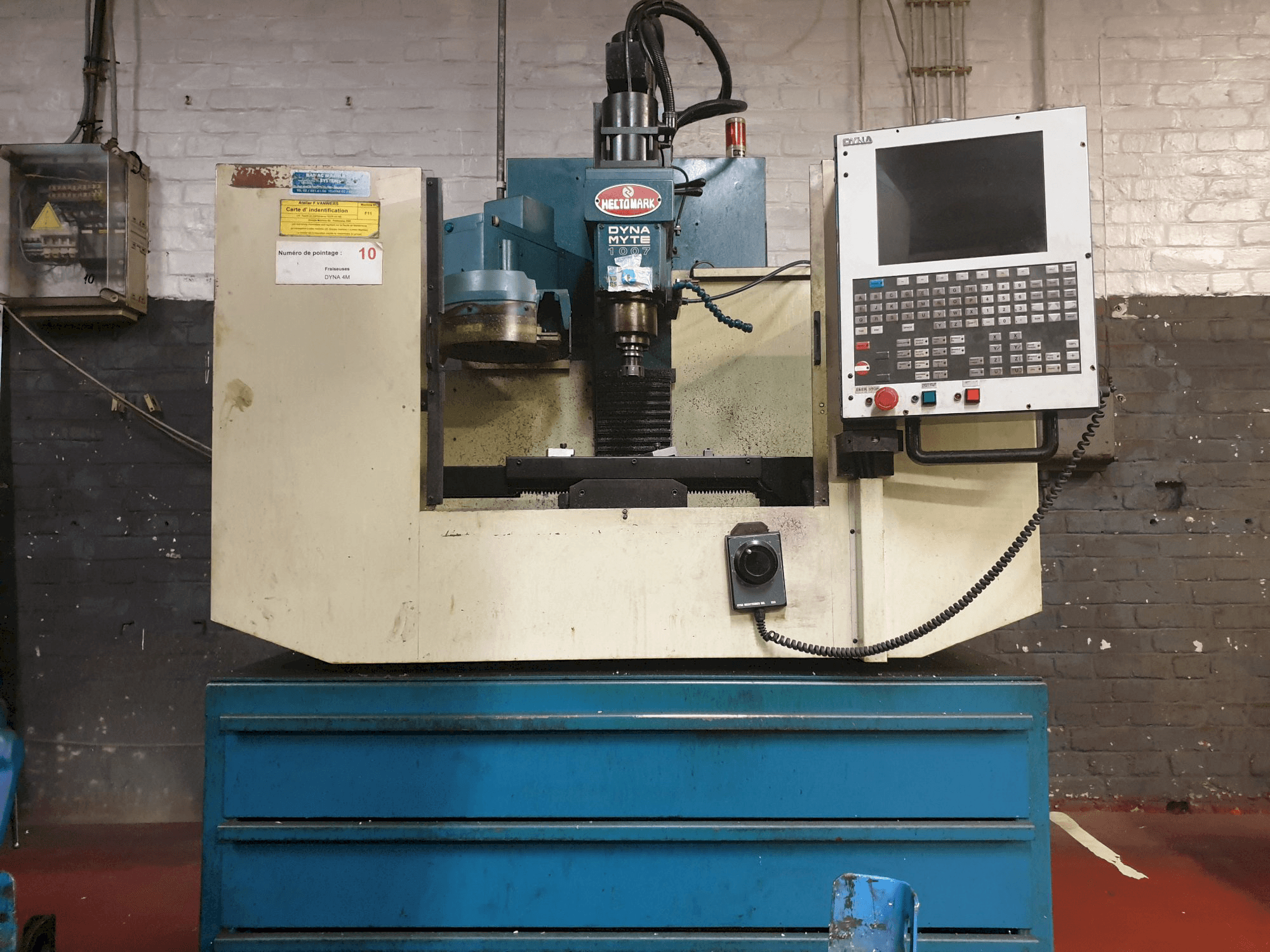 Vooraanzicht van Dyna DM1007 machine