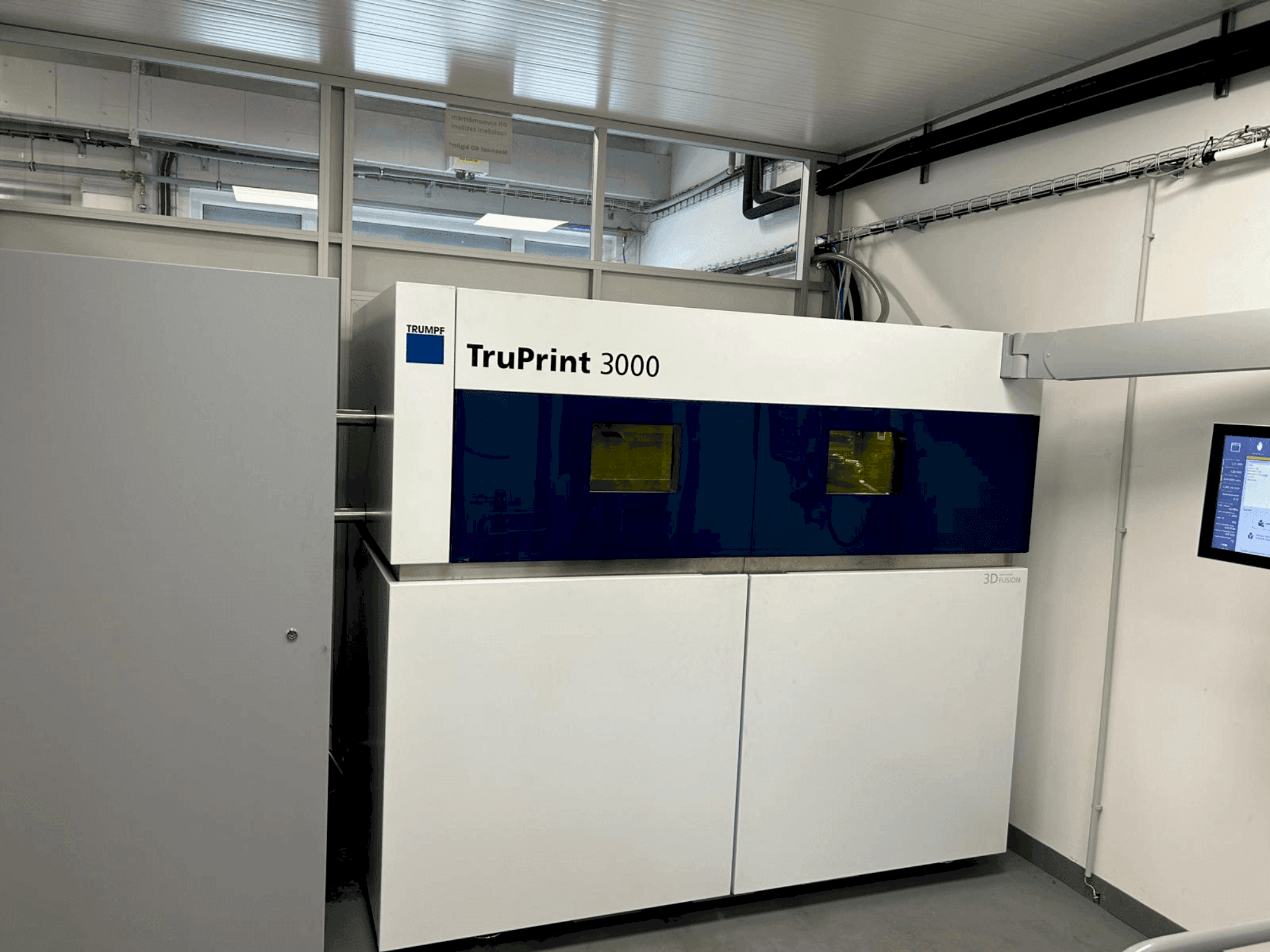 Vooraanzicht van TRUMPF TruPrint 3000 machine