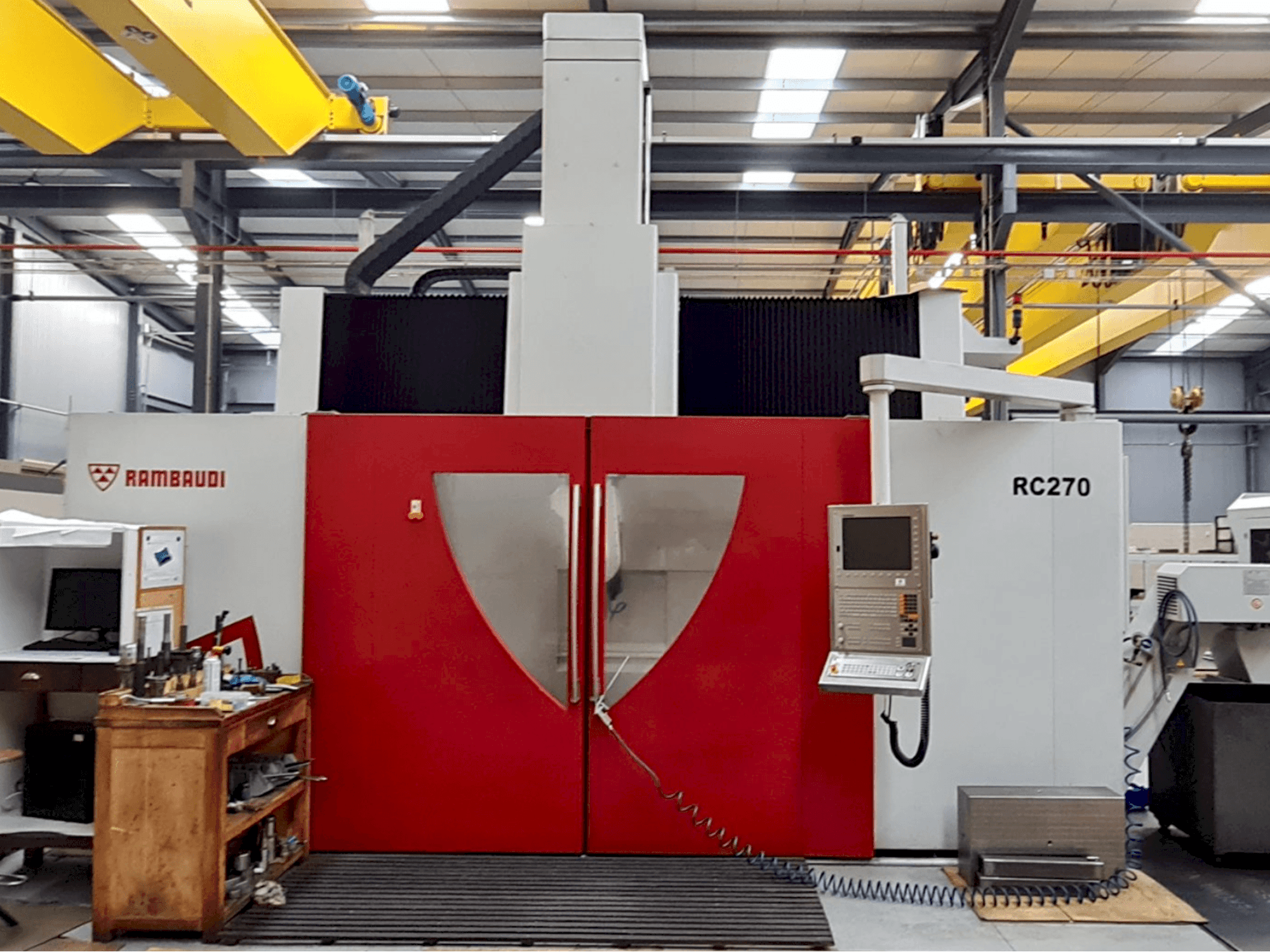 Vooraanzicht van Rambaudi RC 270 machine