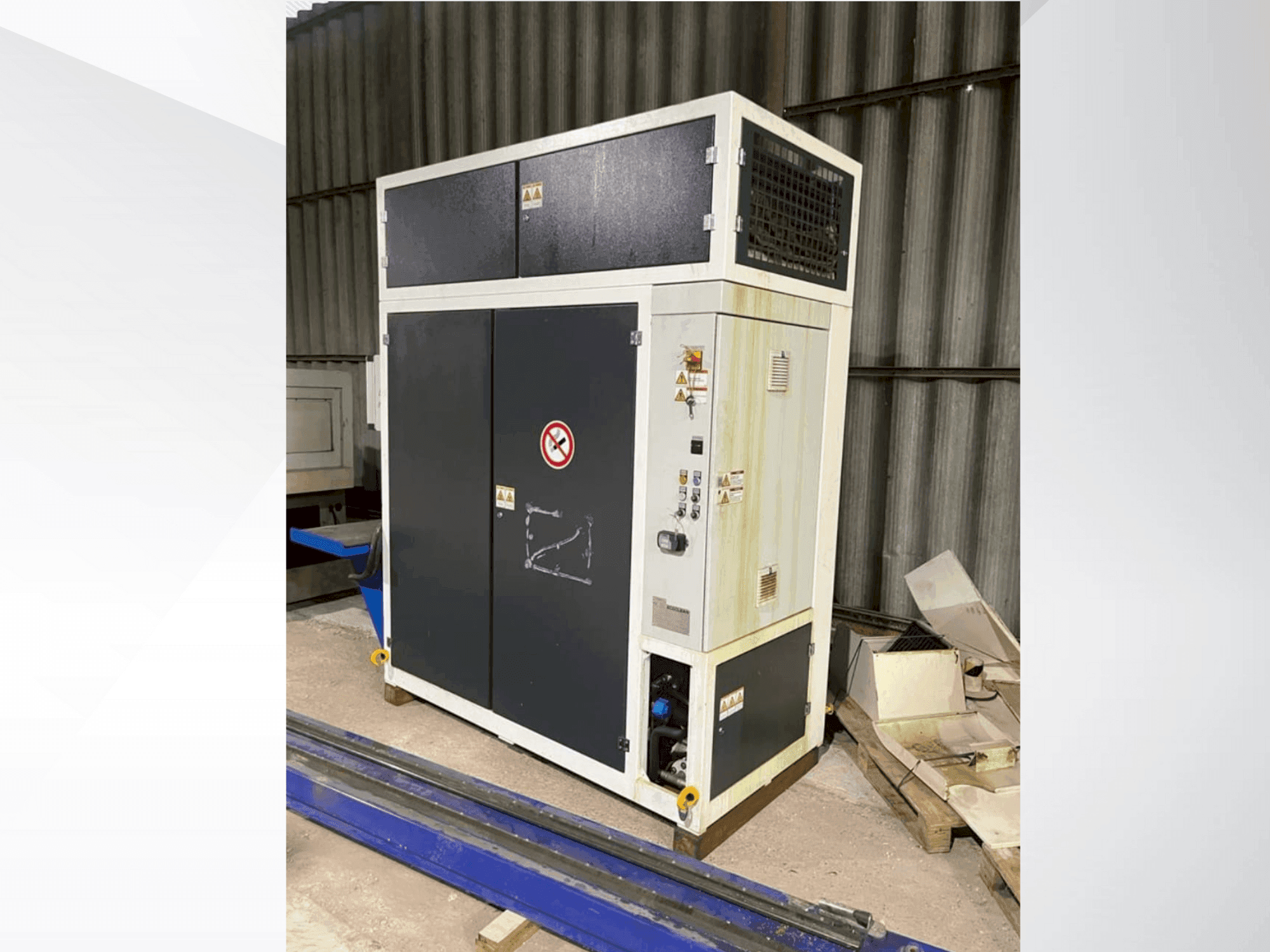 Vooraanzicht van DÜRR Ecoclean Minio 85c (2019) machine