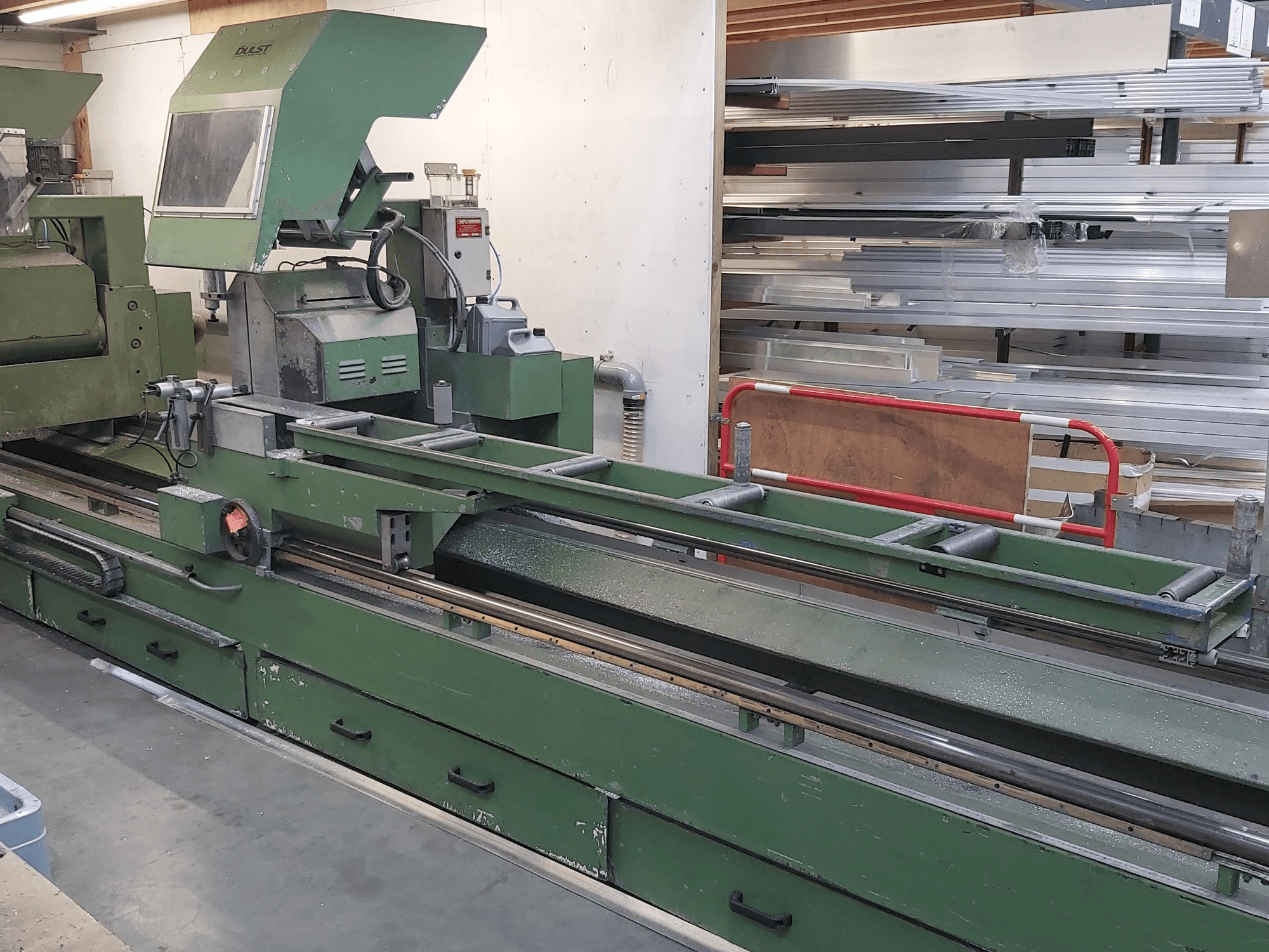 Vooraanzicht van MECAL SW453 Reverse Garda 3 machine