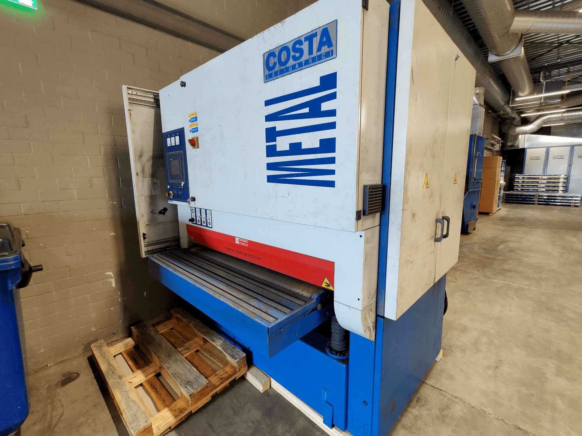 Vooraanzicht van Costa MD5 CVV 1350 machine