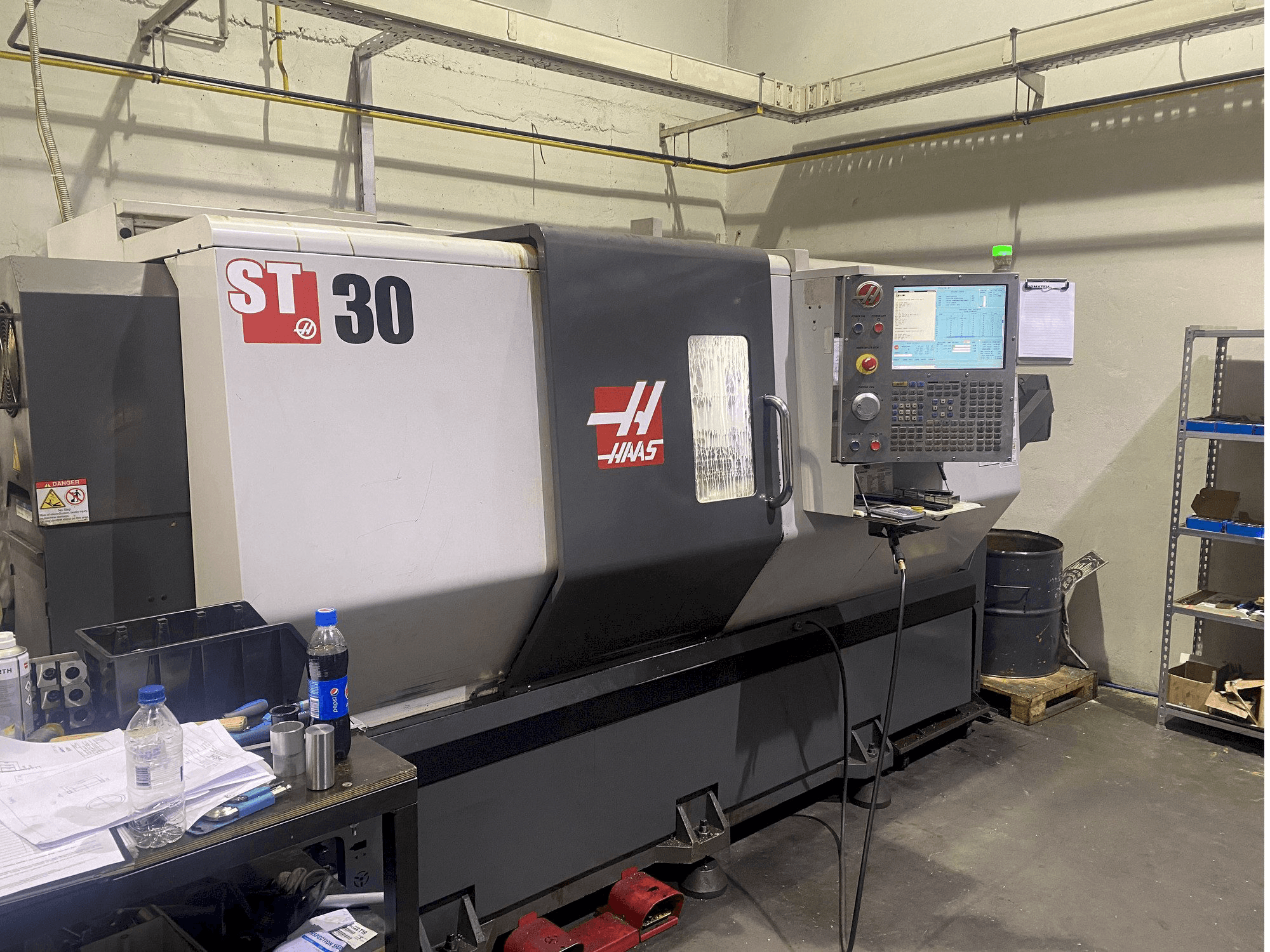 Vooraanzicht van HAAS ST 30 machine
