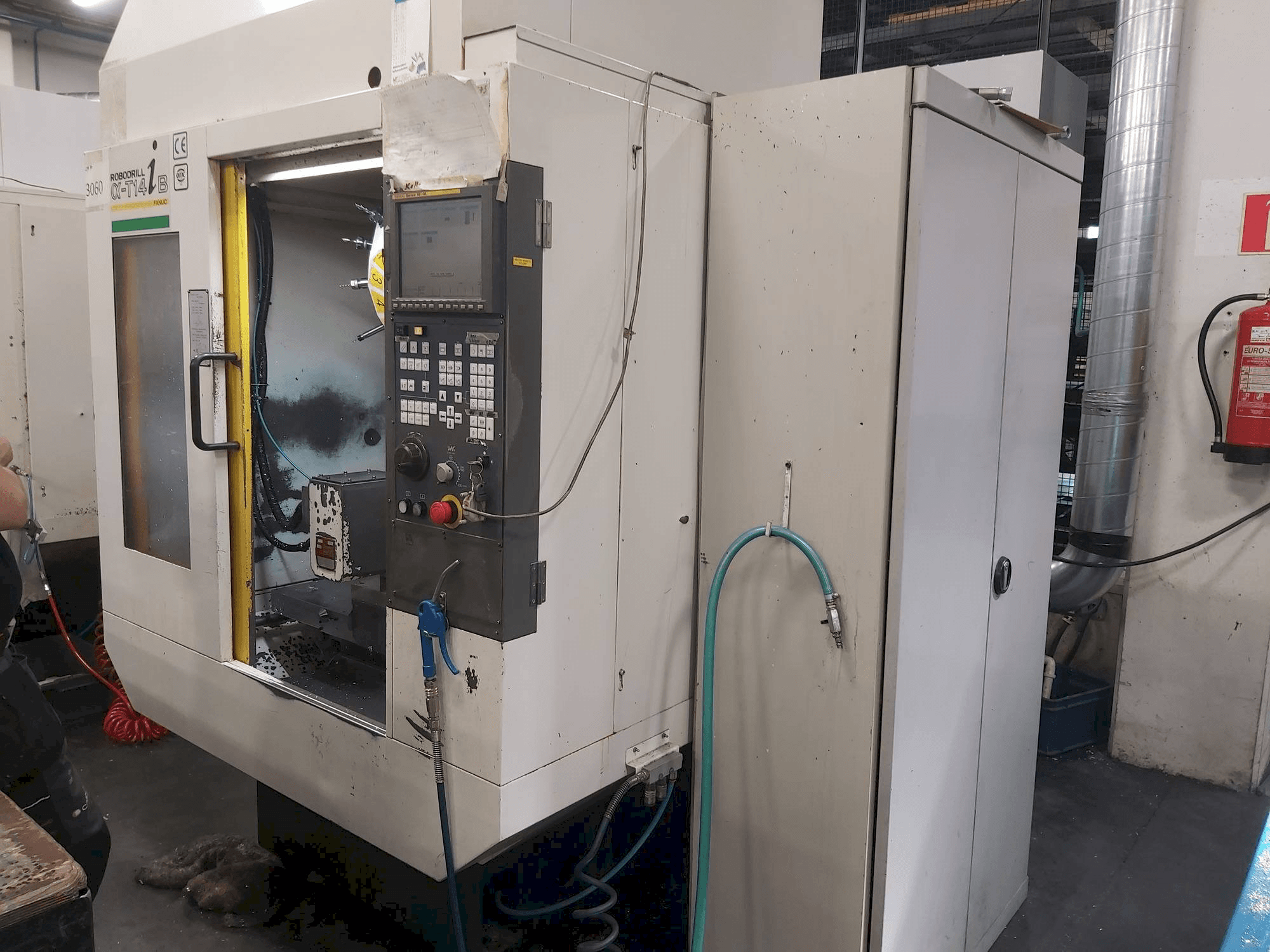 Vooraanzicht van FANUC Robodrill Alpha T14iB machine