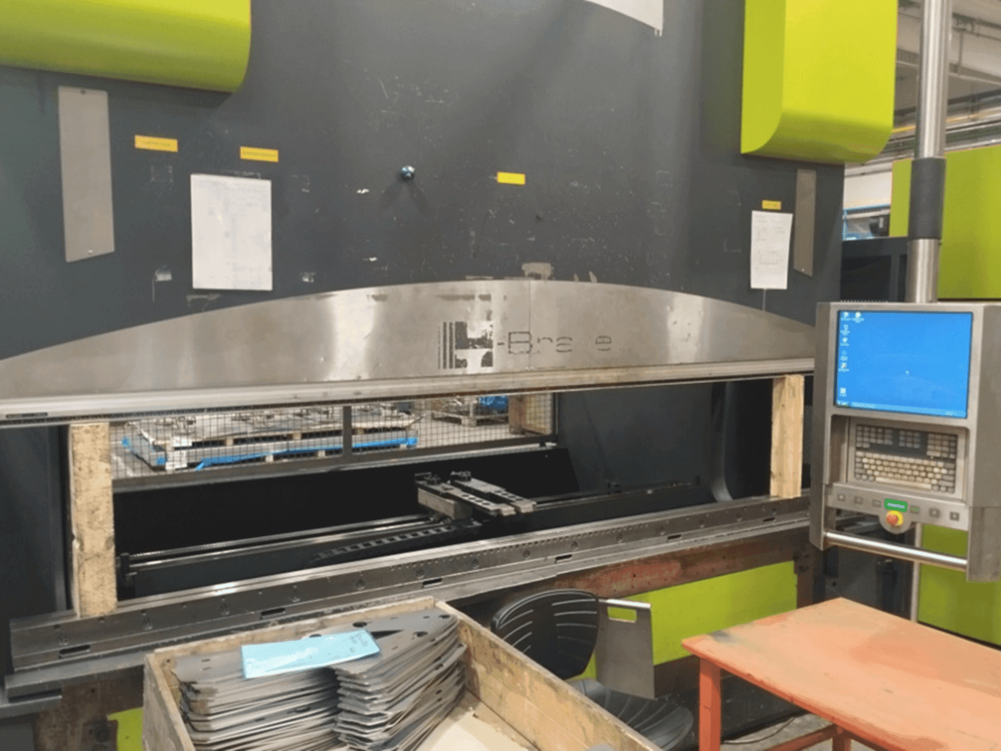 Vooraanzicht van Safan SAFAN H-BRAKE 240-3100 machine