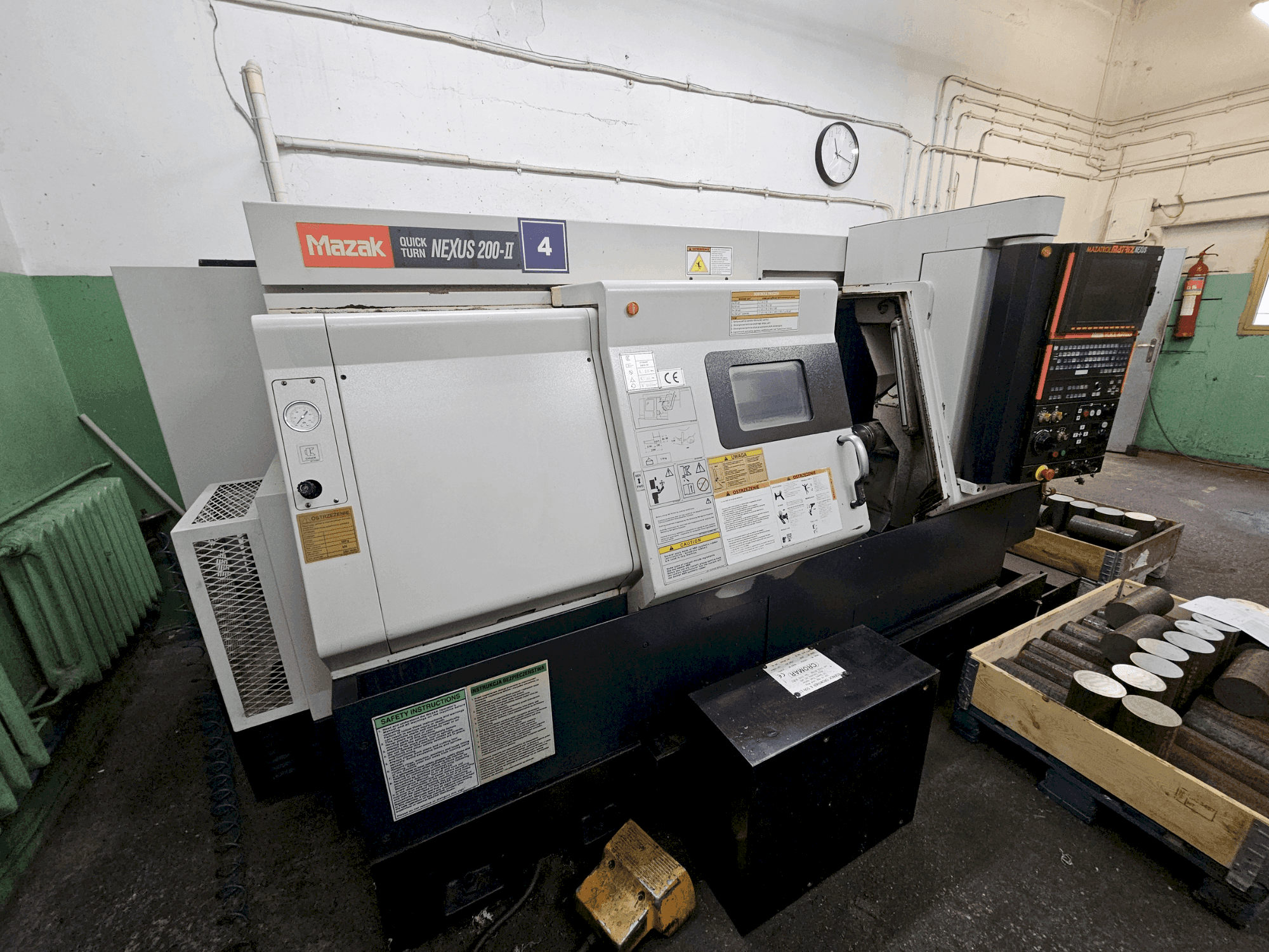 Vooraanzicht van Mazak QUICKTURN NEXUS 200-II machine