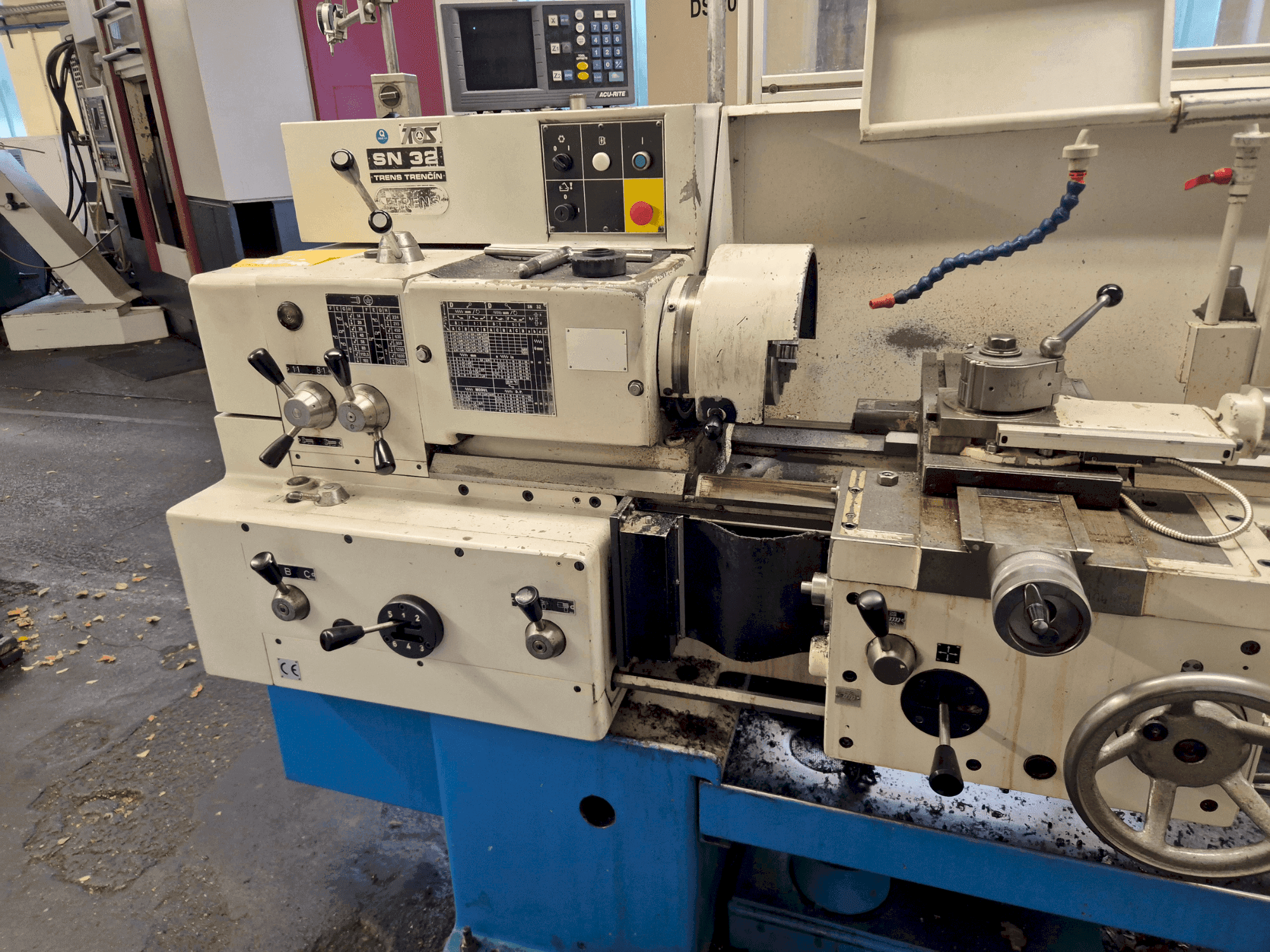 Vooraanzicht van TRENS SN 32 machine