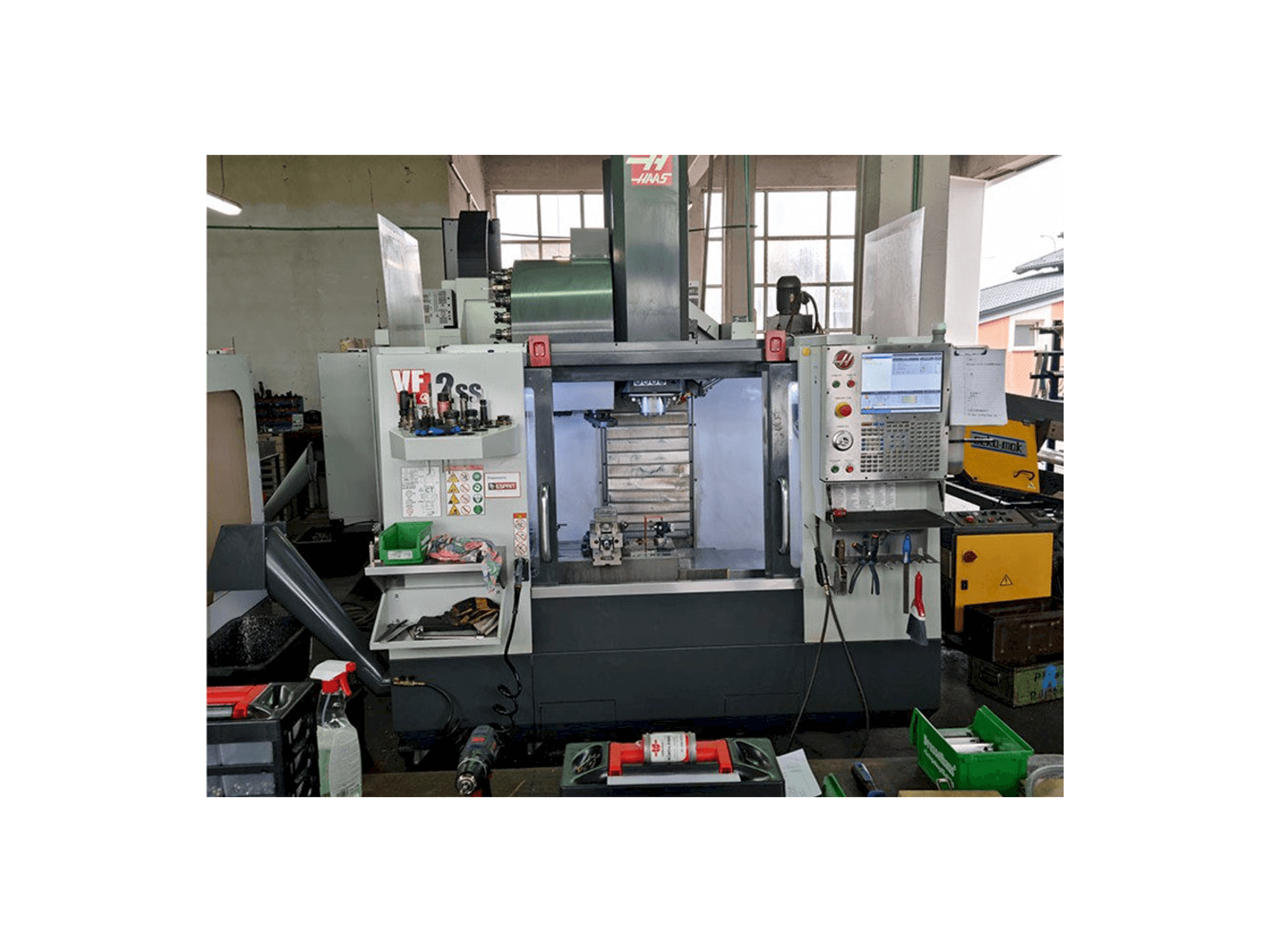 Vooraanzicht van HAAS VF-2SS machine